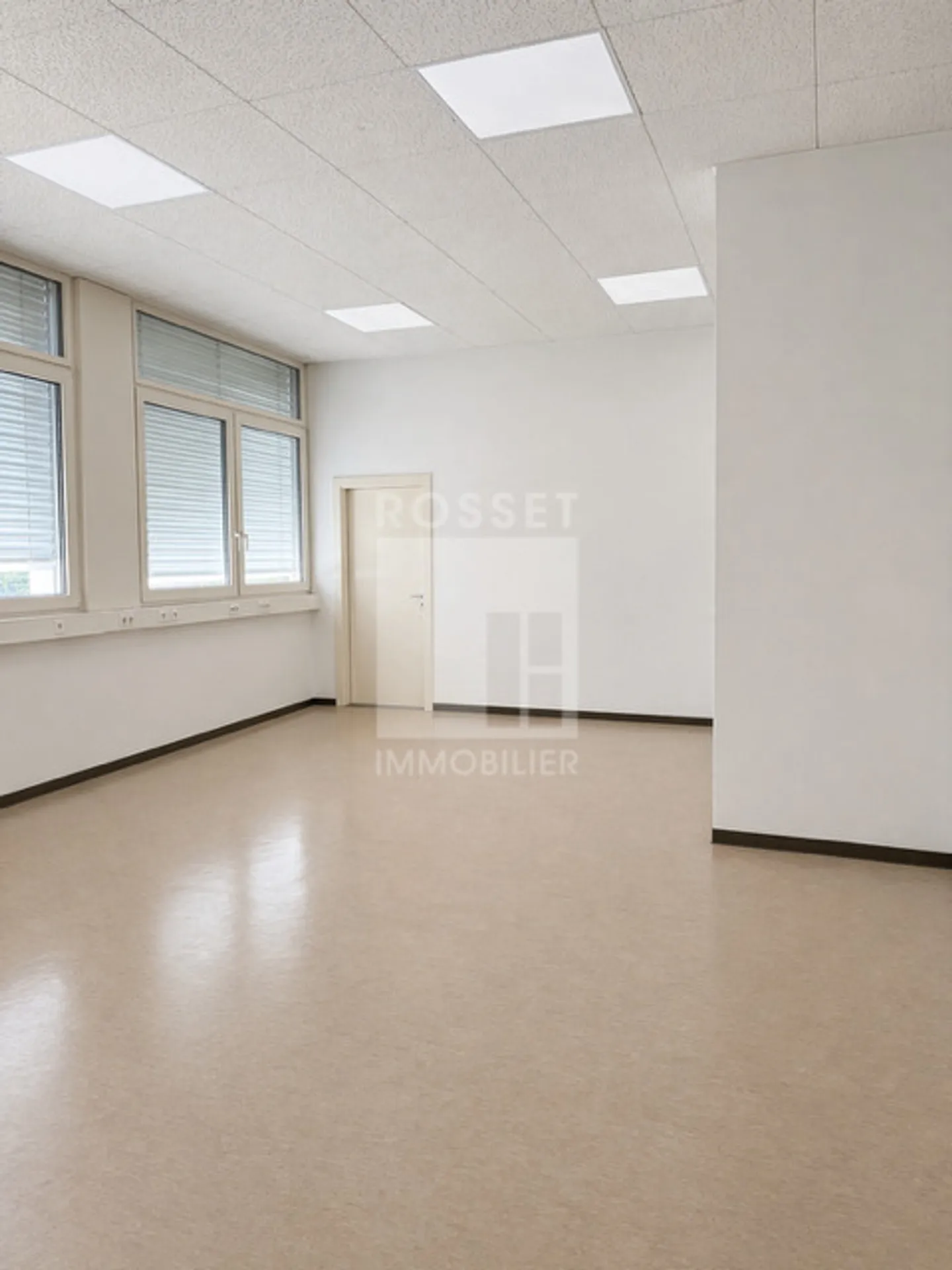 Offices of approx. 273 m² on the ground floor - Photo 3 of 4