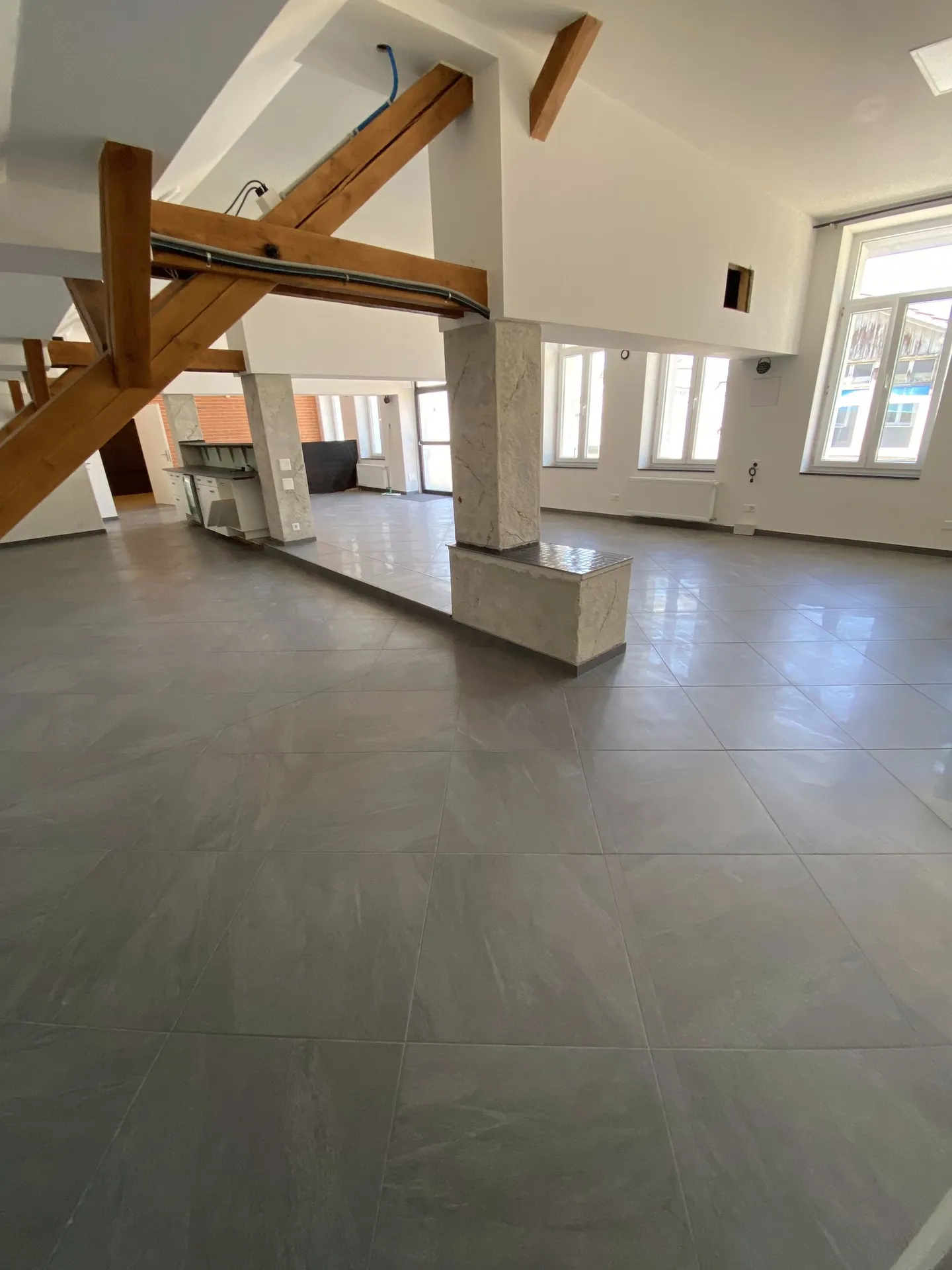 Moderne, helle und sehr grosszügige Büroräumlichkeit an zentraler Lage - Foto 4 von 12