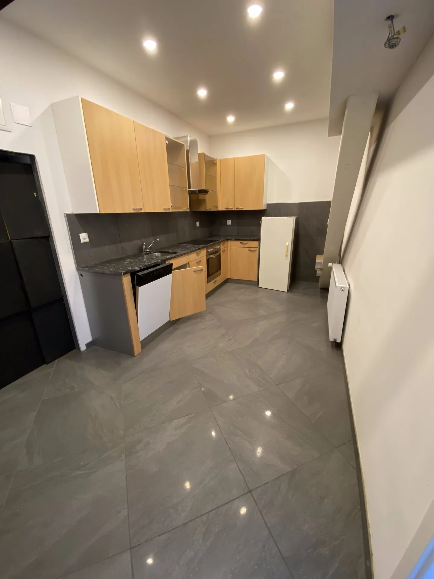 Moderne, helle und sehr grosszügige Büroräumlichkeit an zentraler Lage - Foto 6 von 12