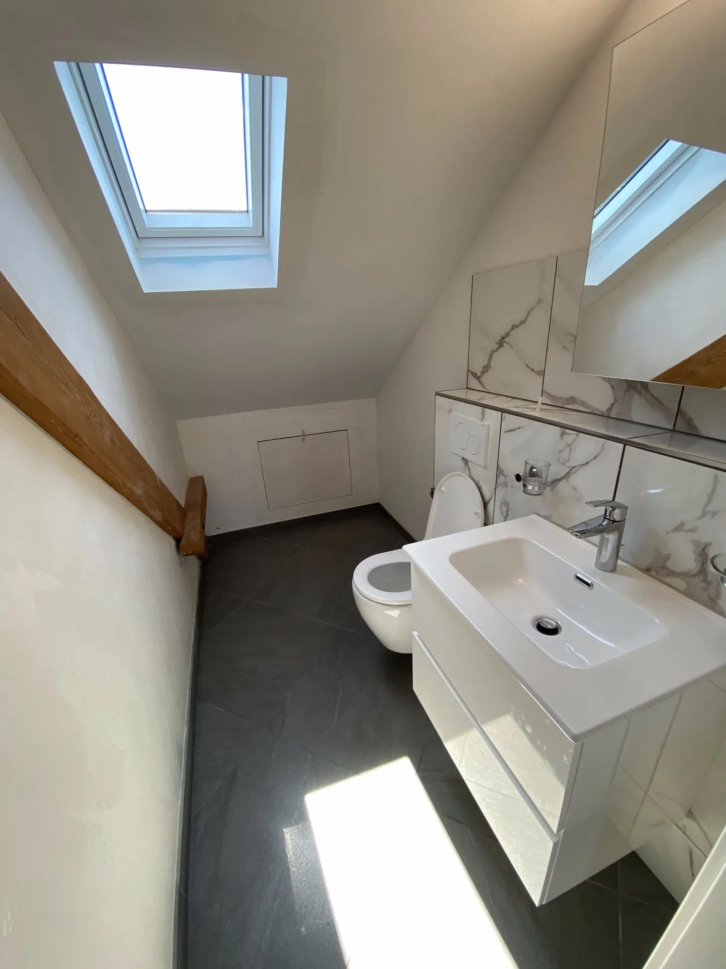 Moderne, helle und sehr grosszügige Büroräumlichkeit an zentraler Lage - Foto 9 von 12