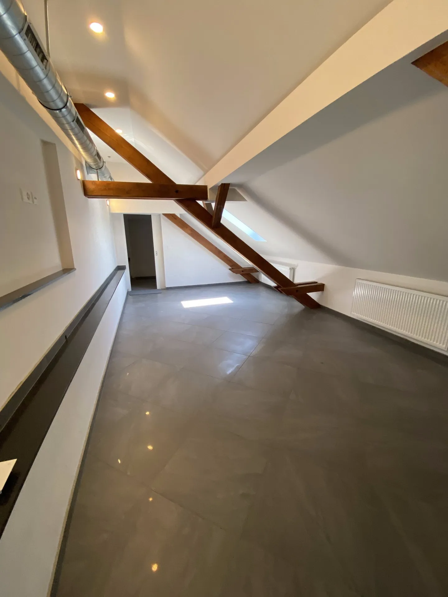 Moderne, helle und sehr grosszügige Büroräumlichkeit an zentraler Lage - Foto 10 von 12