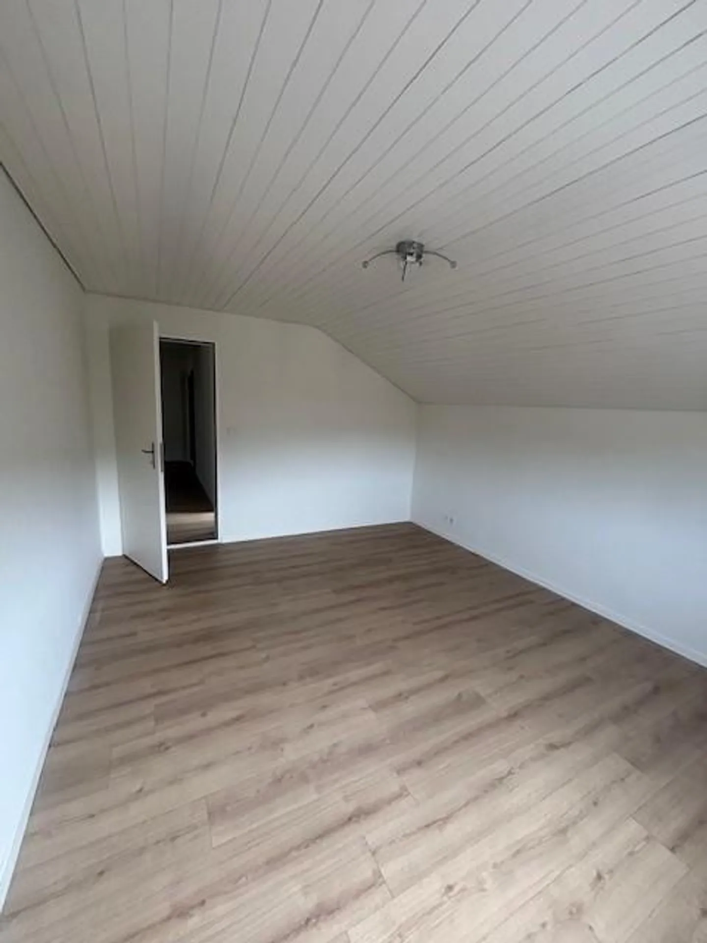 Grosszügige Wohnung in ruhiger Lage - Foto 4 von 8
