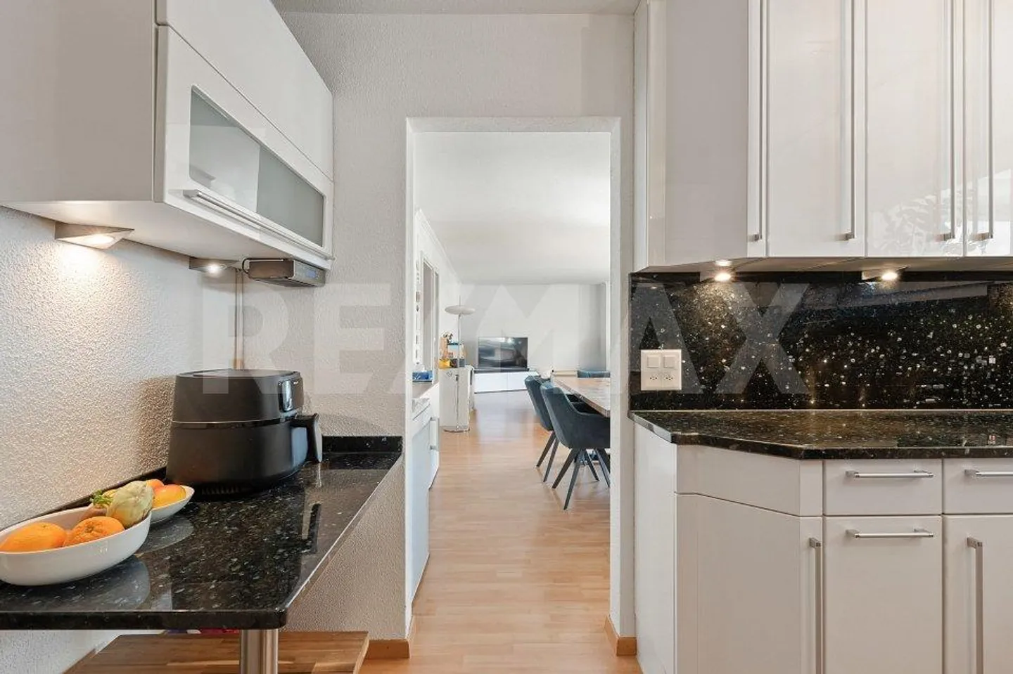 Spacious Apartment in the Heart of Lenzburg - Photo 5 of 11