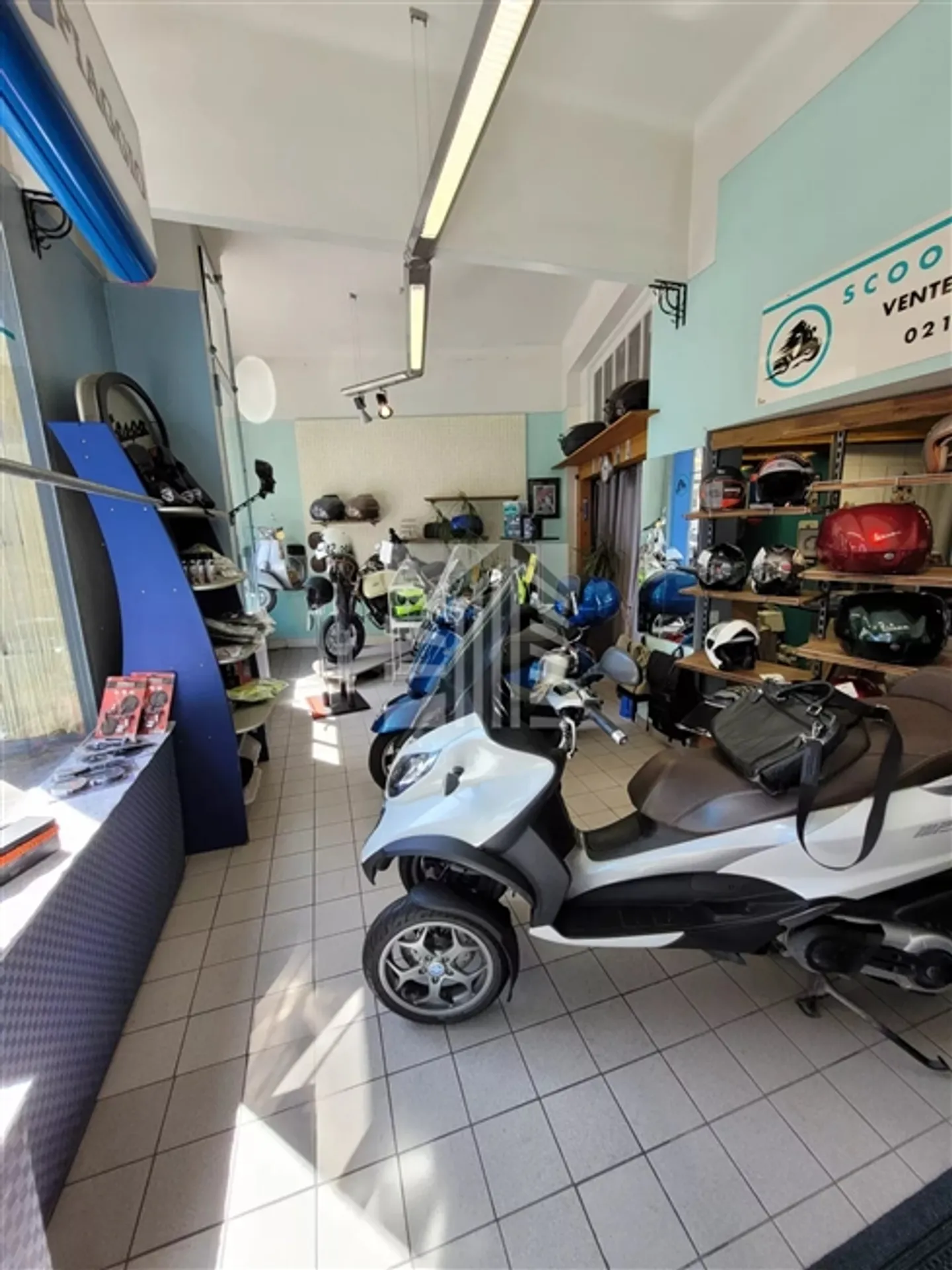 Officina e vendita di veicoli nel centro - Foto 2 di 8