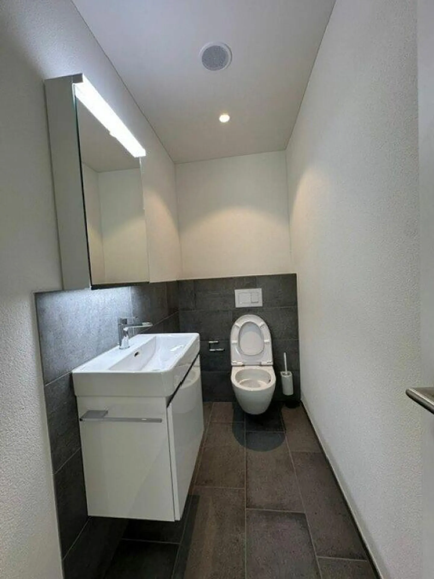 Newly built 3.5-room apartment in a central location in Hedingen for rent - Photo 8 of 10