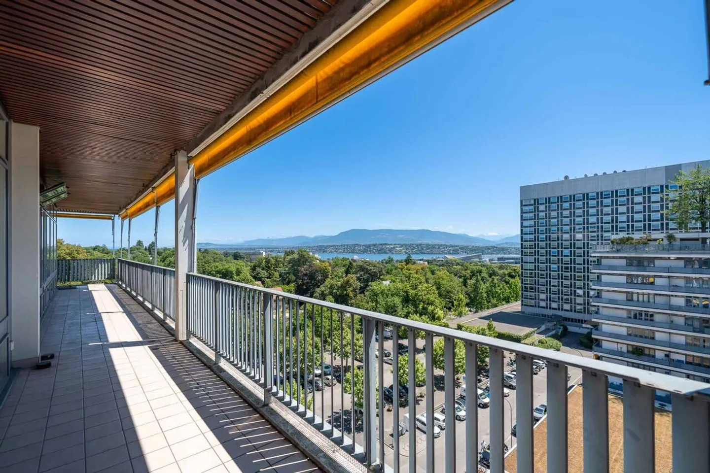 Appartement de 8 pièces vue lac - Photo 3 sur 10