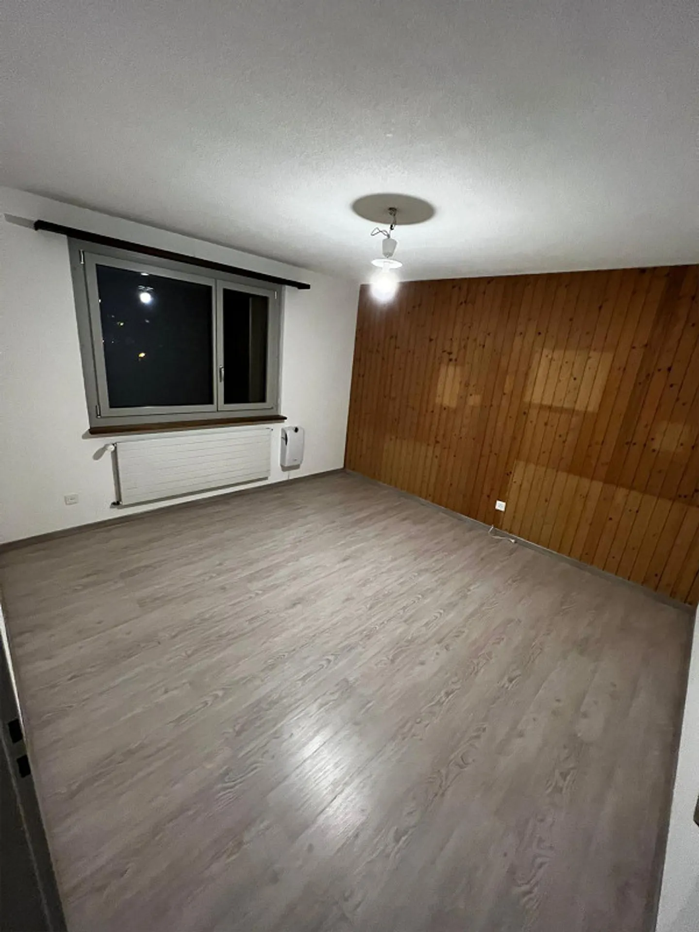 Ampio appartamento di 4,5 locali a 8174 Stadel - Foto 4 di 10