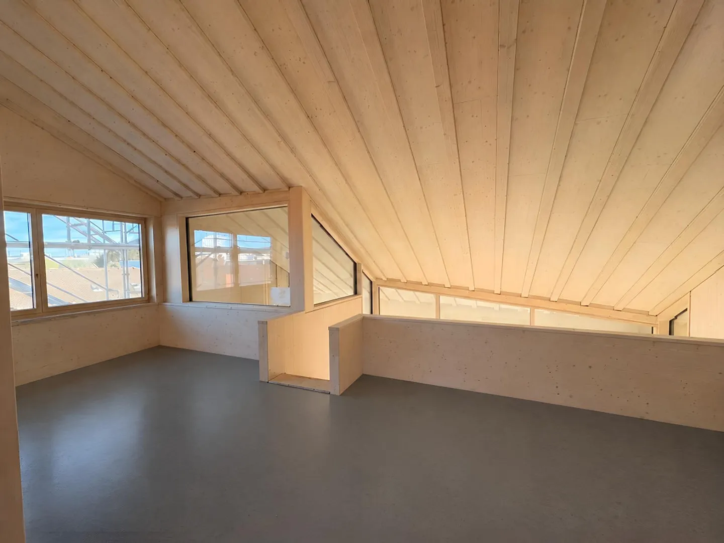 Moderne Loft-Maisonette in Zürich - Foto 3 von 9