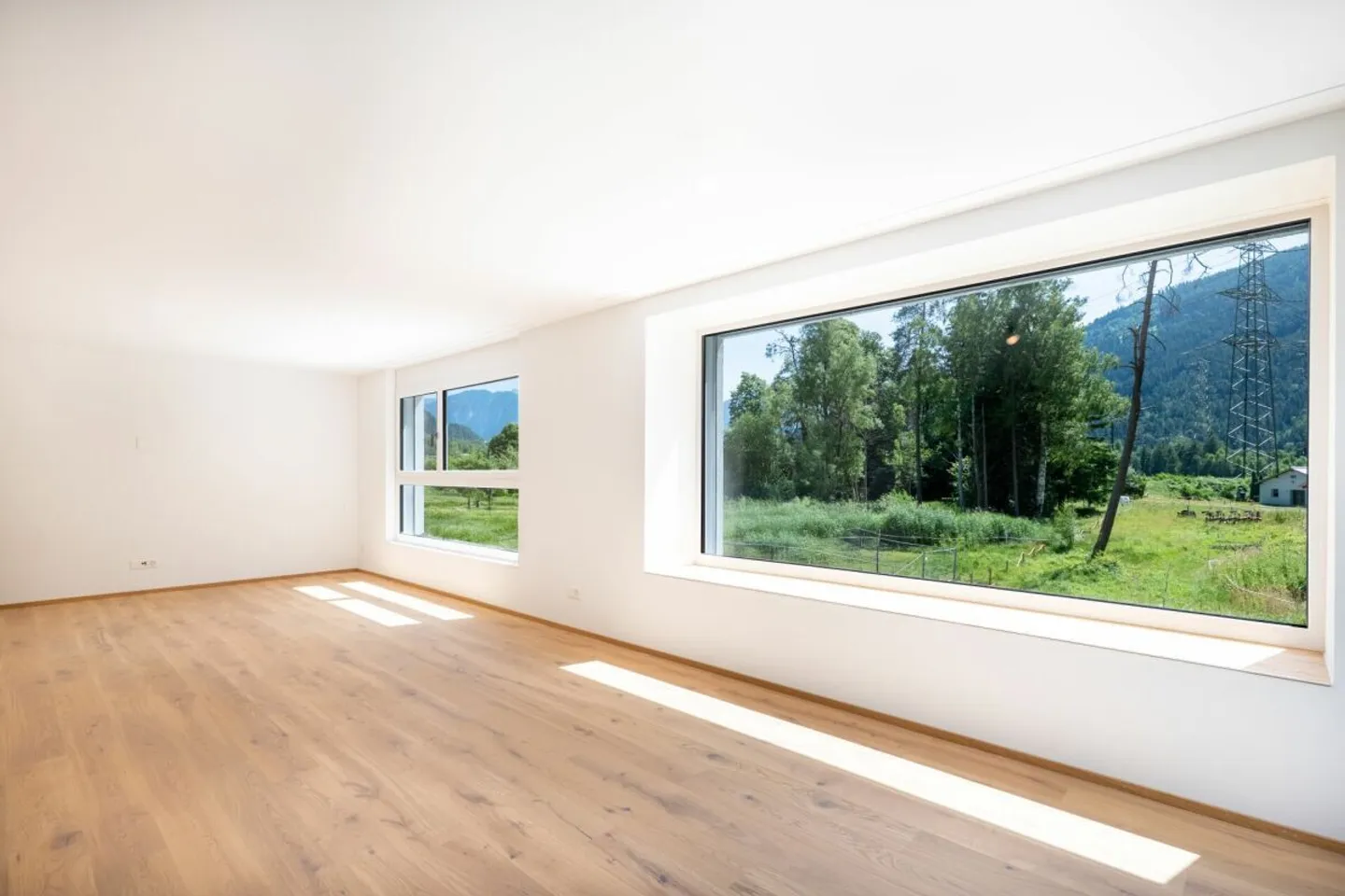 Casa familiare moderna con studio - Foto 4 di 13