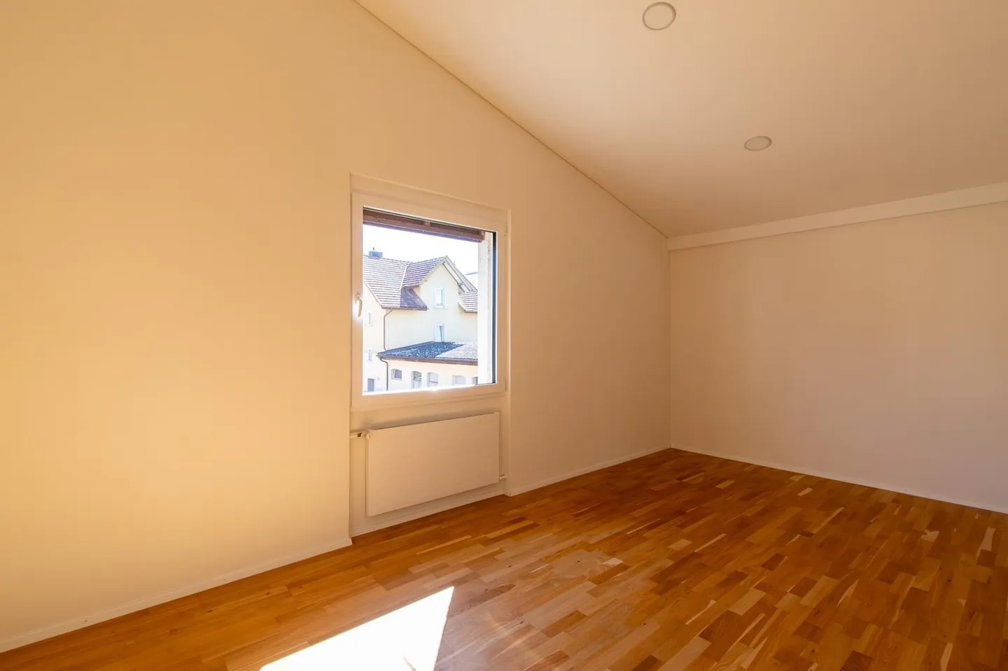 Appartamento luminoso e moderno di 3,5 stanze - Foto 9 di 12