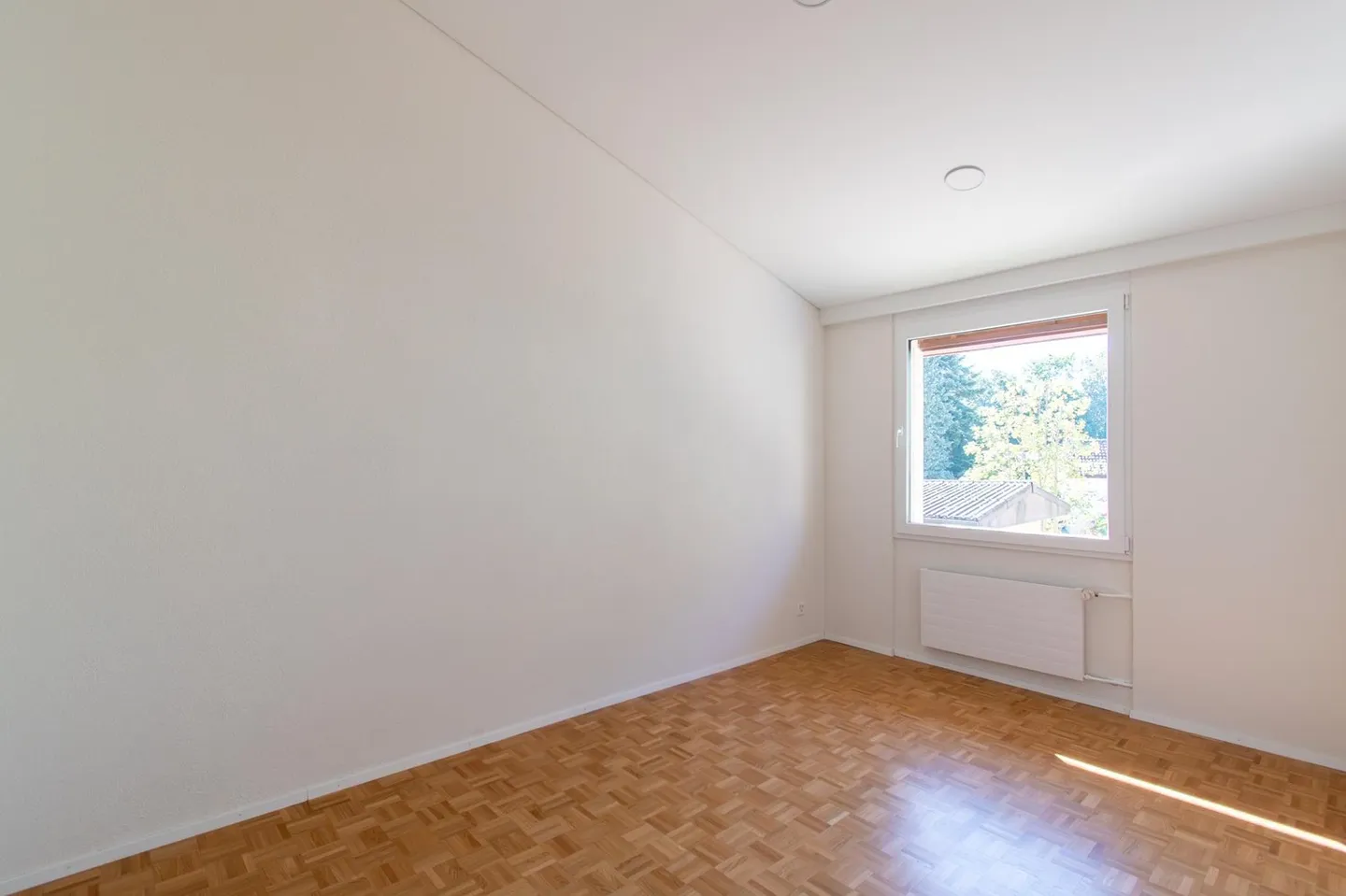 Appartamento luminoso e moderno di 3,5 stanze - Foto 10 di 12