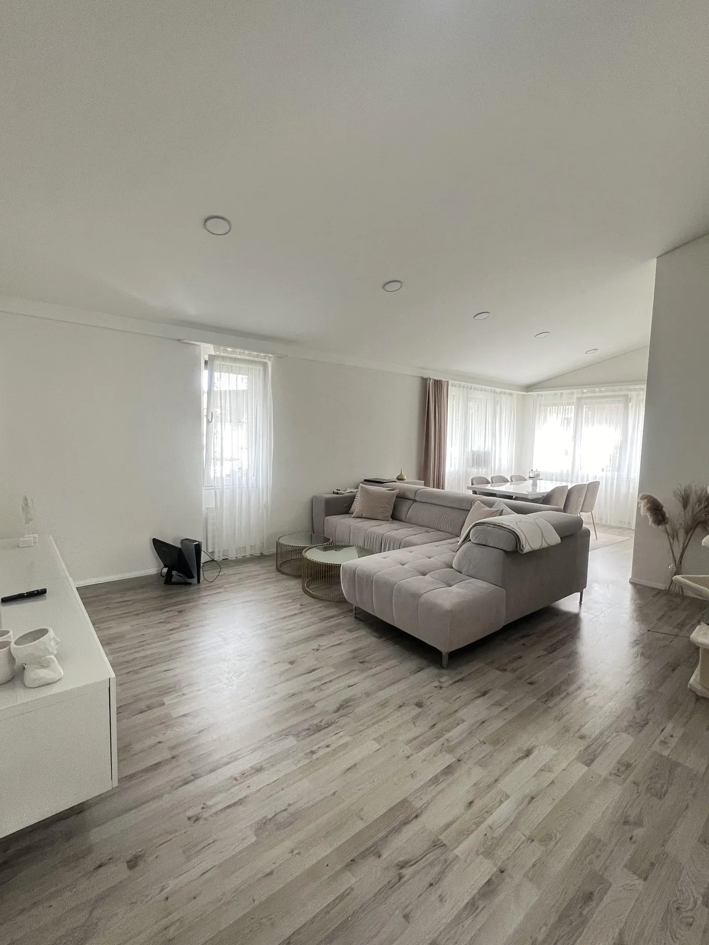 Appartamento luminoso e moderno di 3,5 stanze - Foto 11 di 12