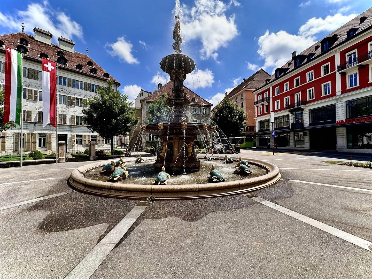 Büros, Lokale von 115 m2 zur Miete in La Chaux-de-Fonds - Foto 4 von 5