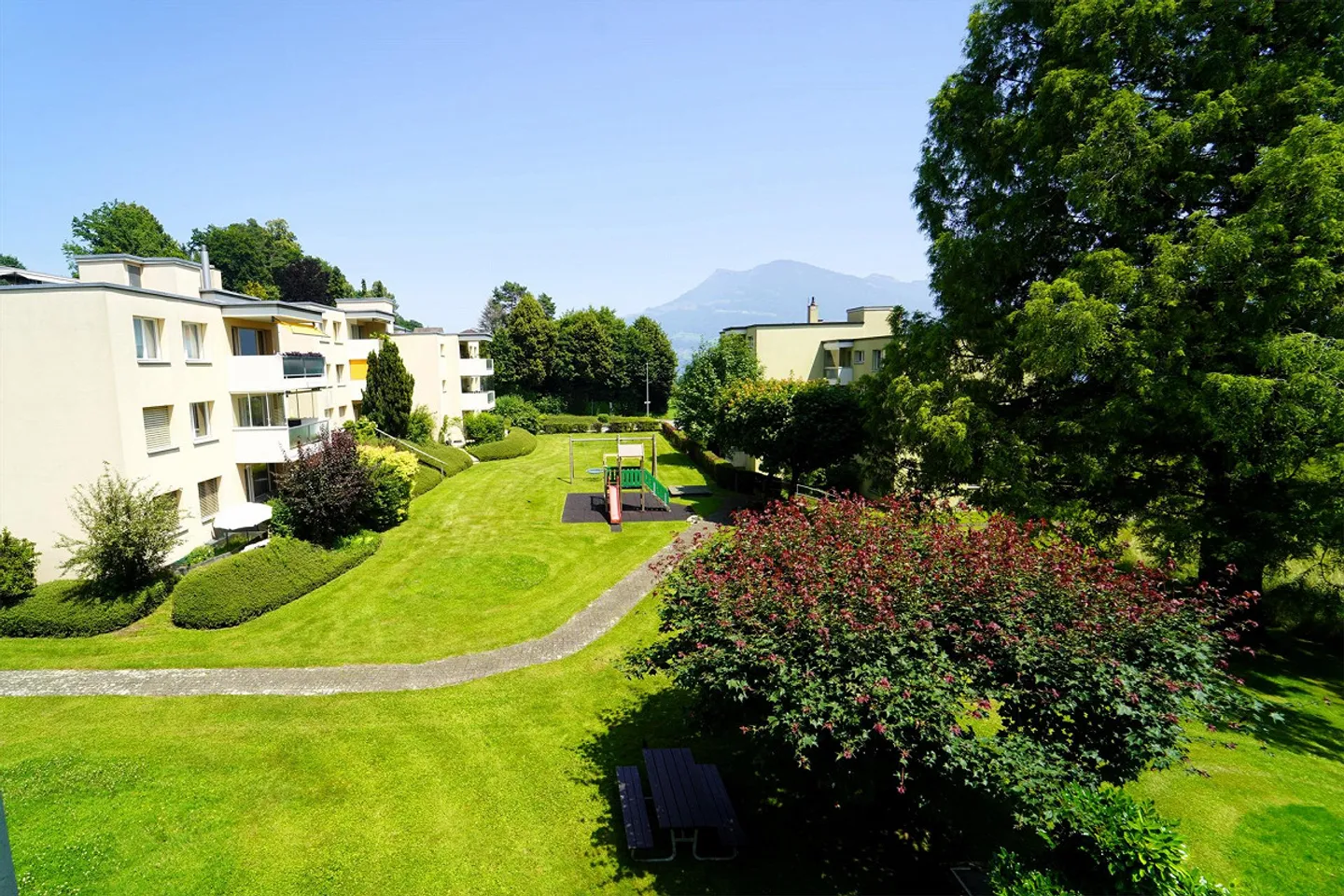 Appartamento tranquillo di 3,5 stanze con vista su Rigi e Pilatus - Foto 1 di 9