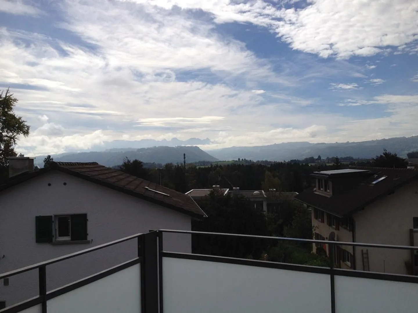 Grosszügige Wohnung mit Bergblick - Foto 2 von 6