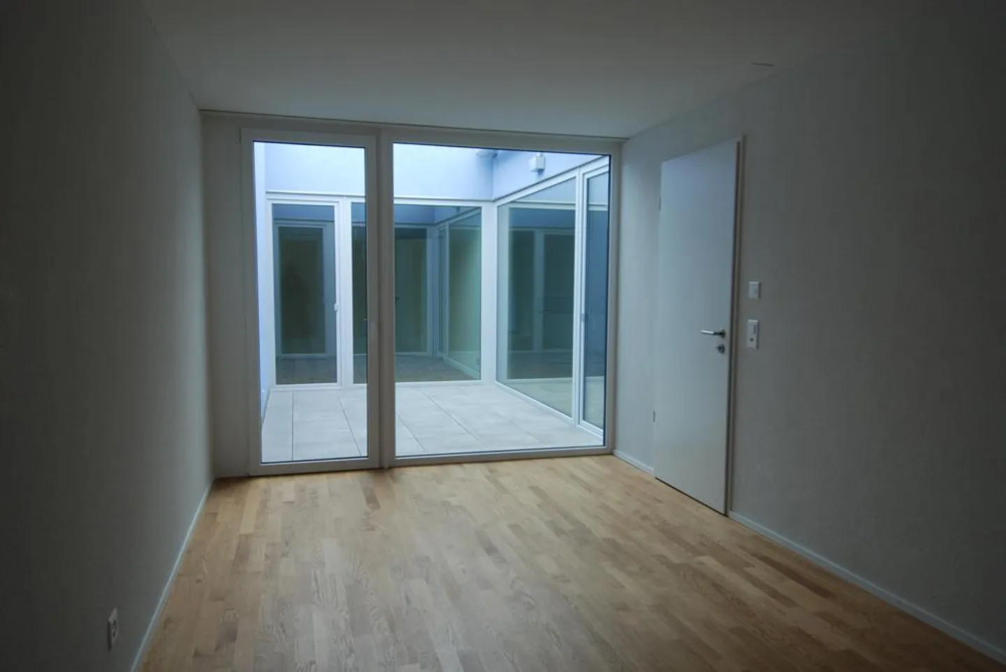 Moderne Wohnung mit Atrium - Foto 10 von 12