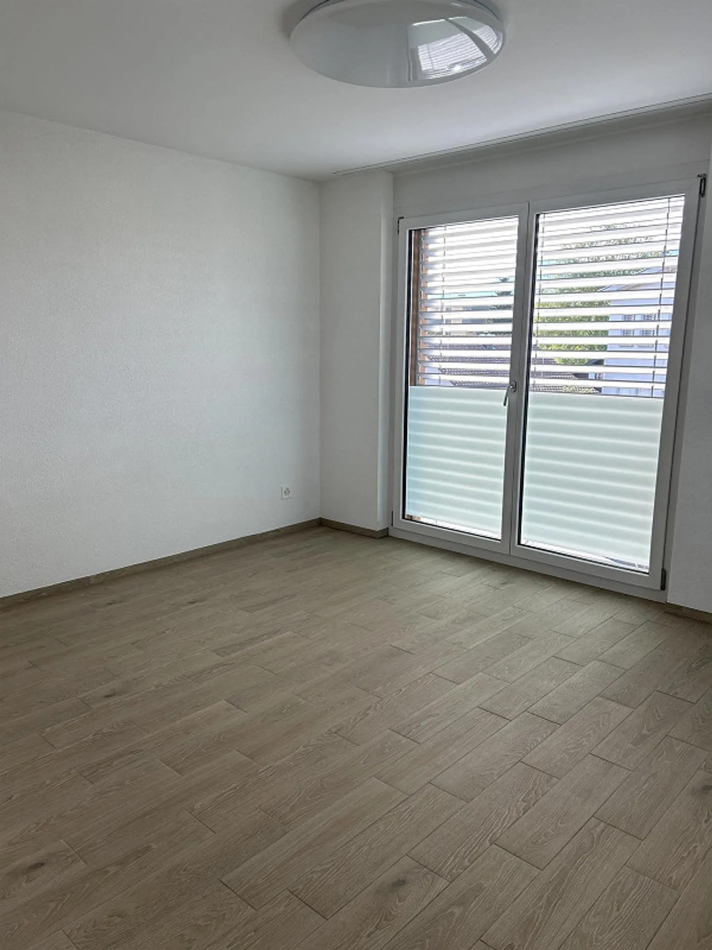 Modern 2.5-room apartment with central location - Photo 6 of 9