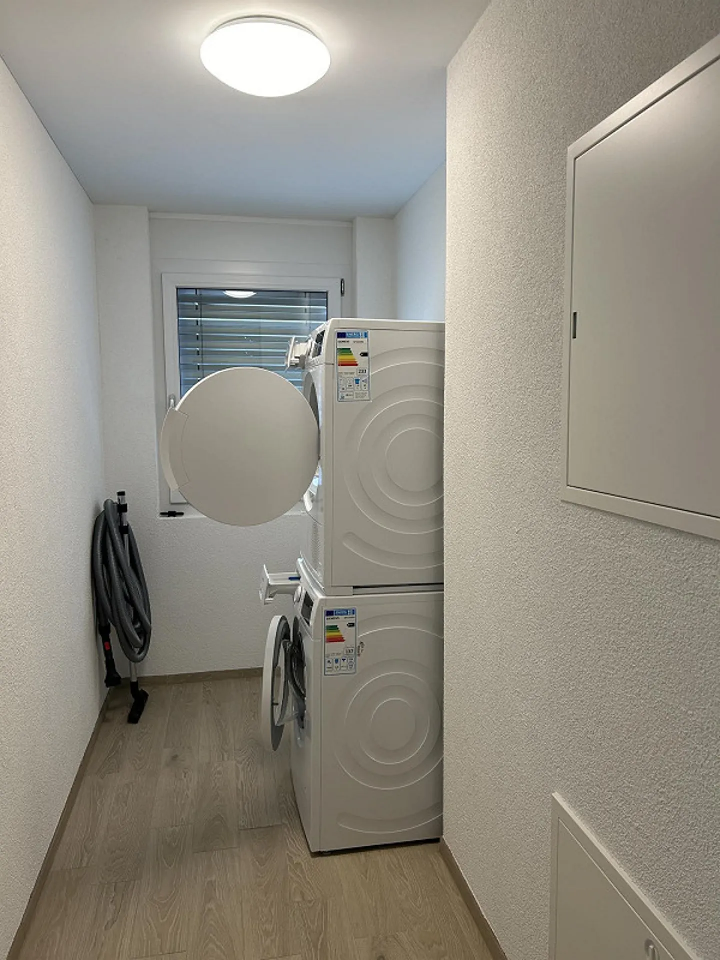 Modern 2.5-room apartment with central location - Photo 7 of 9