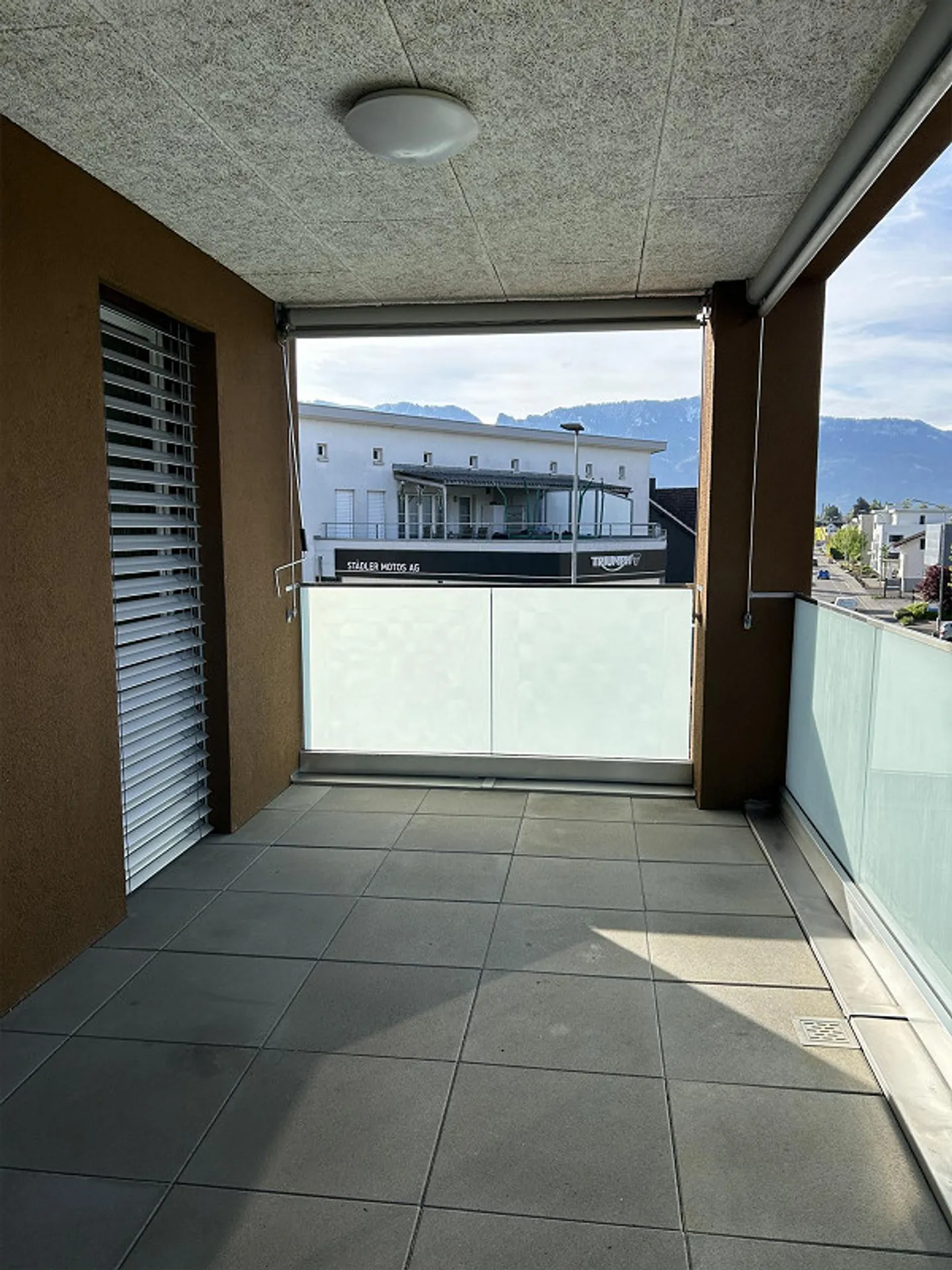 Modern 2.5-room apartment with central location - Photo 8 of 9