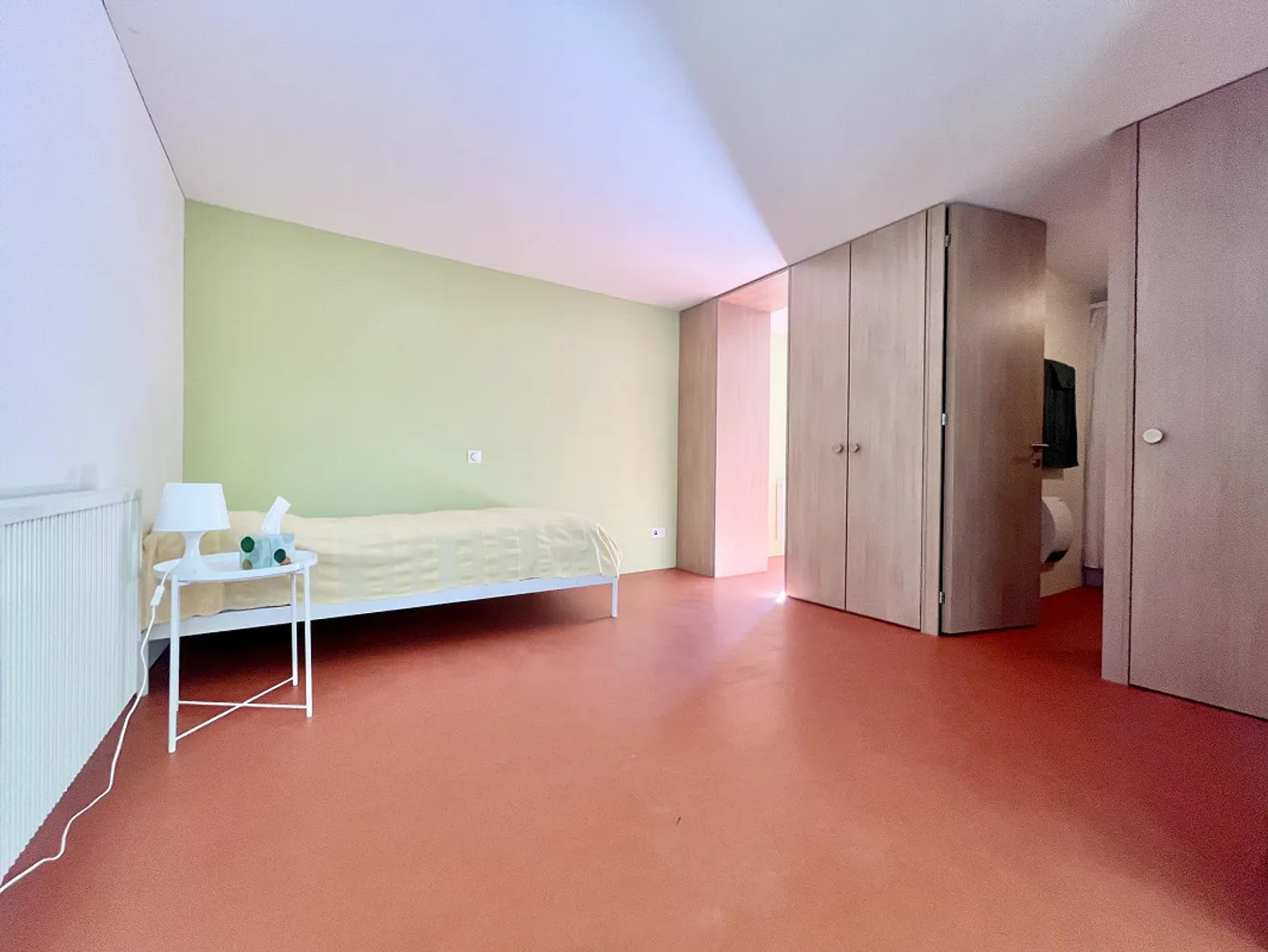 Studio meublé avec espace extérieur privé - Photo 2 sur 5