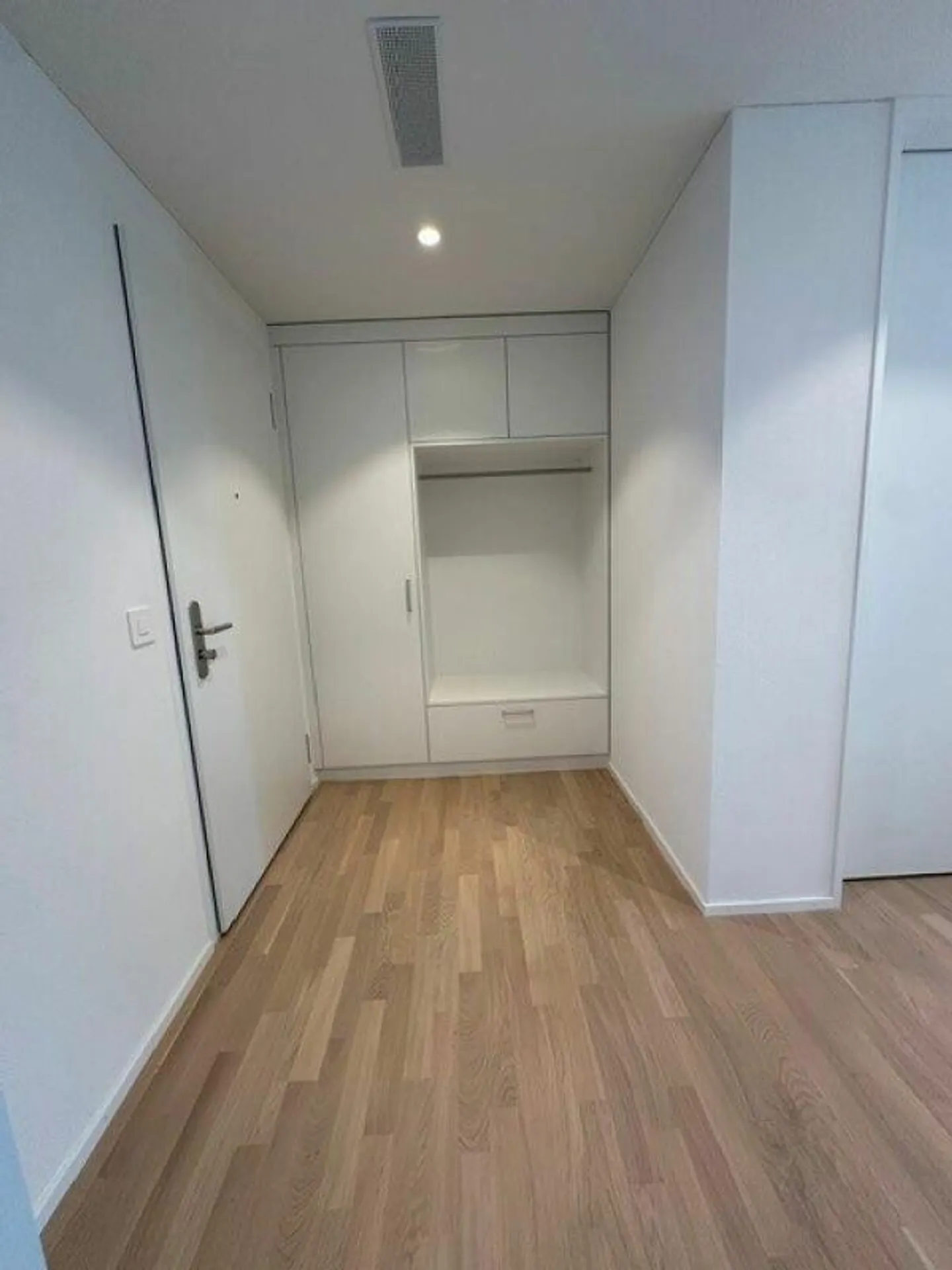 Charming 2.5-room apartment new building in a quiet location in Hedingen for rent - Photo 5 of 10