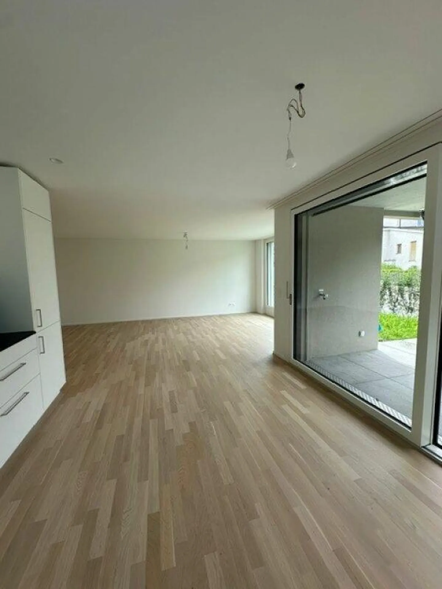 Charming 2.5-room apartment new building in a quiet location in Hedingen for rent - Photo 2 of 10