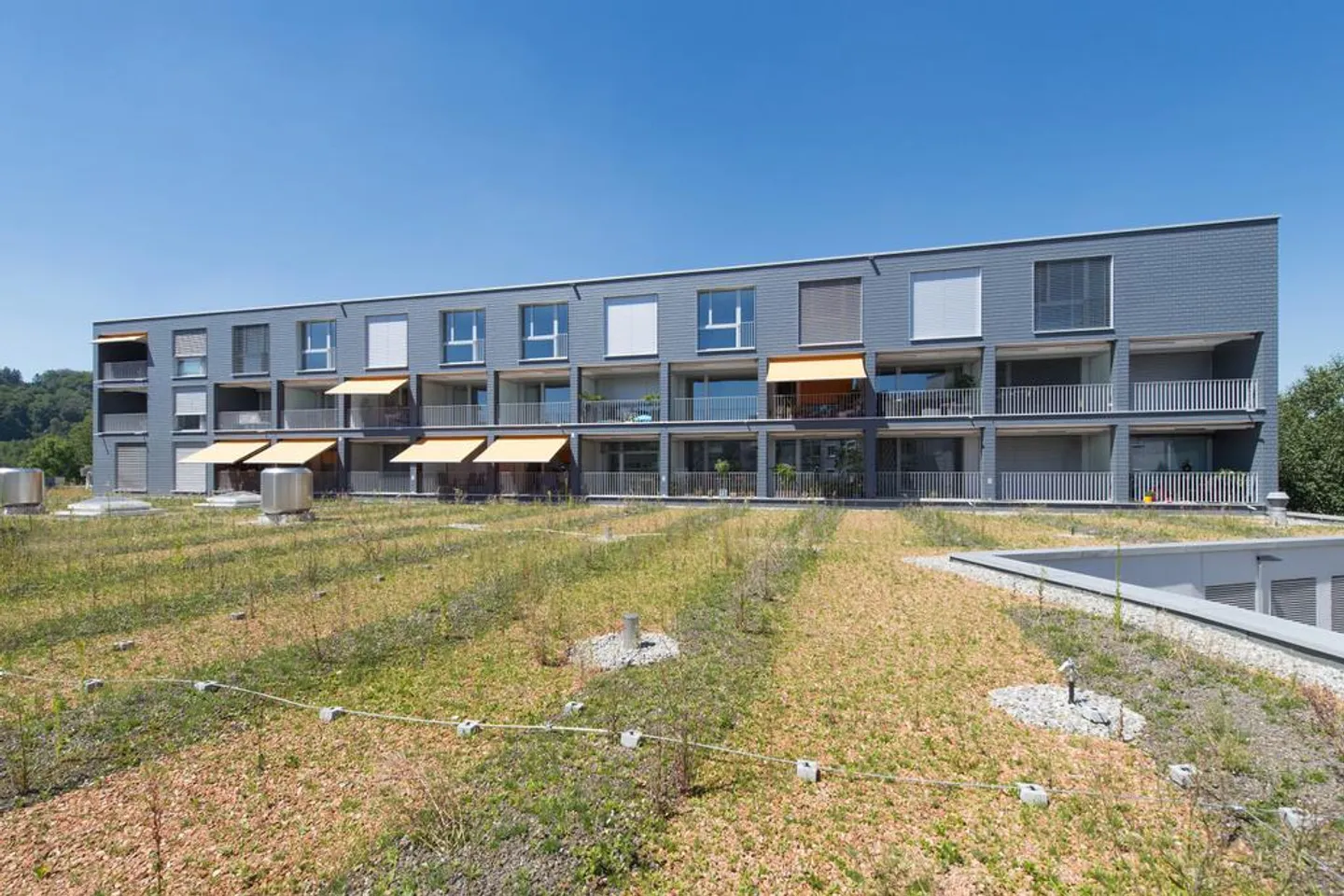 Appartement moderne de 2,5 pièces dans un emplacement central - Photo 1 sur 4