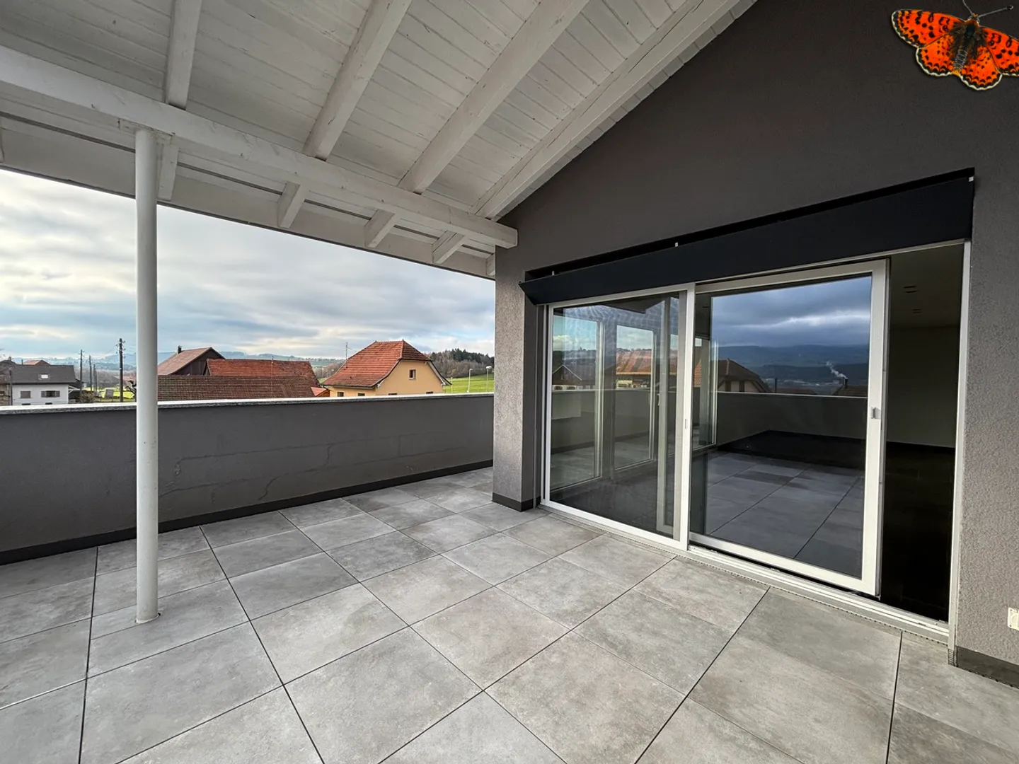 Superbe 3,5-Zimmer-Attikawohnung mit 51,7 m2 Terrasse - Foto 13 von 16