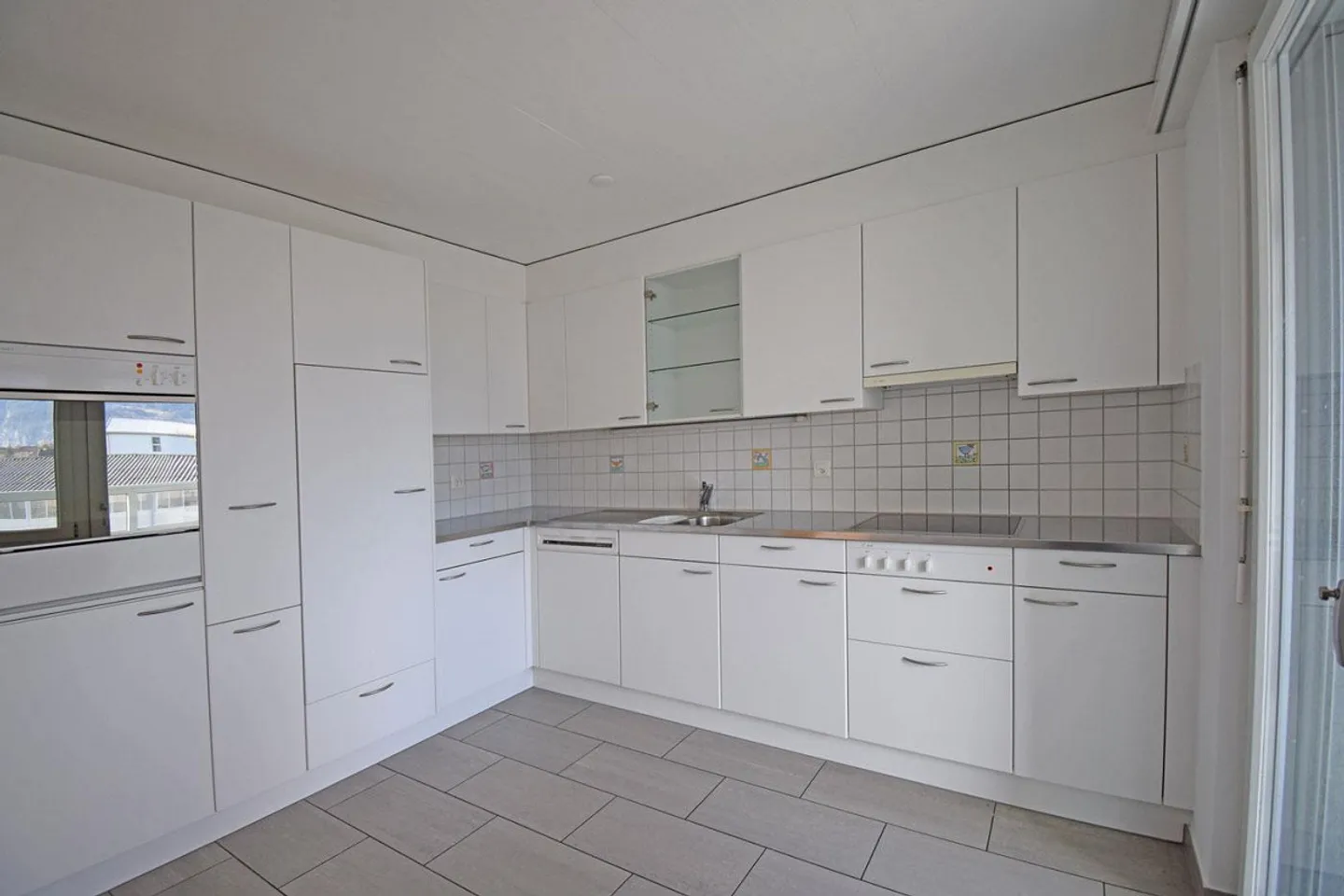 4.5 Room Apartment, 4th Floor - Photo 2 of 7