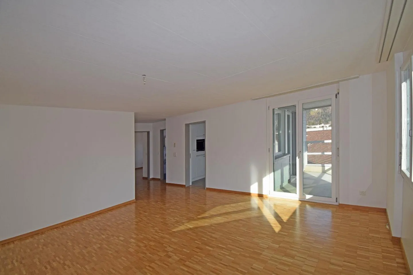 4.5 Room Apartment, 4th Floor - Photo 3 of 7