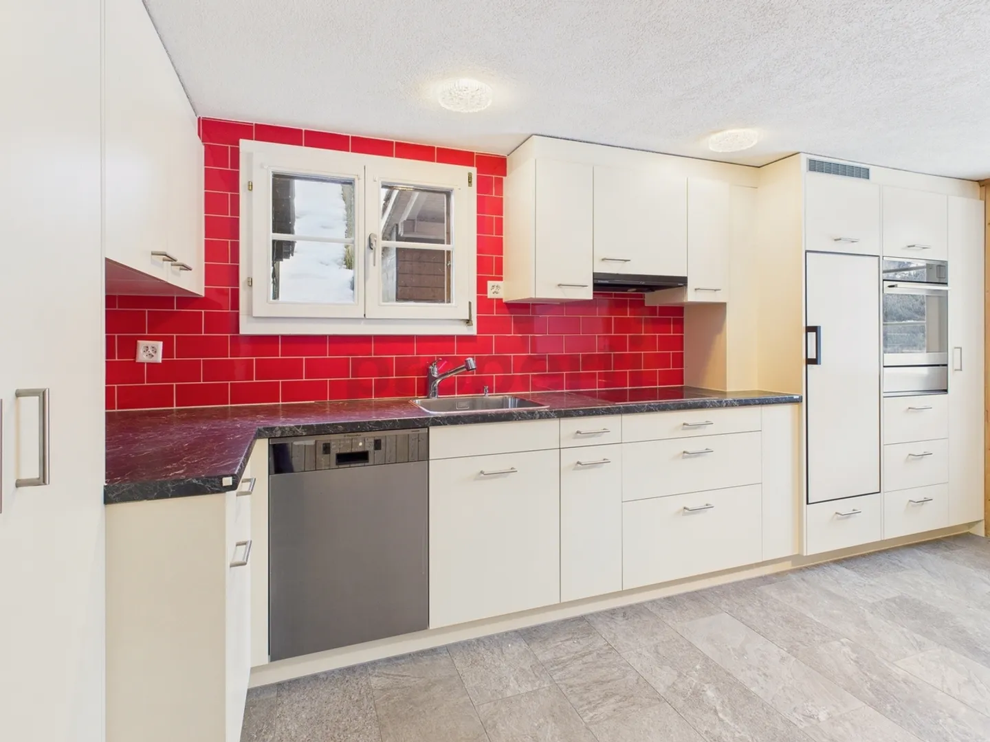 Maison individuelle spacieuse de 8 pièces avec 2 balcons et jardin à Grindelwald - Photo 6 sur 13