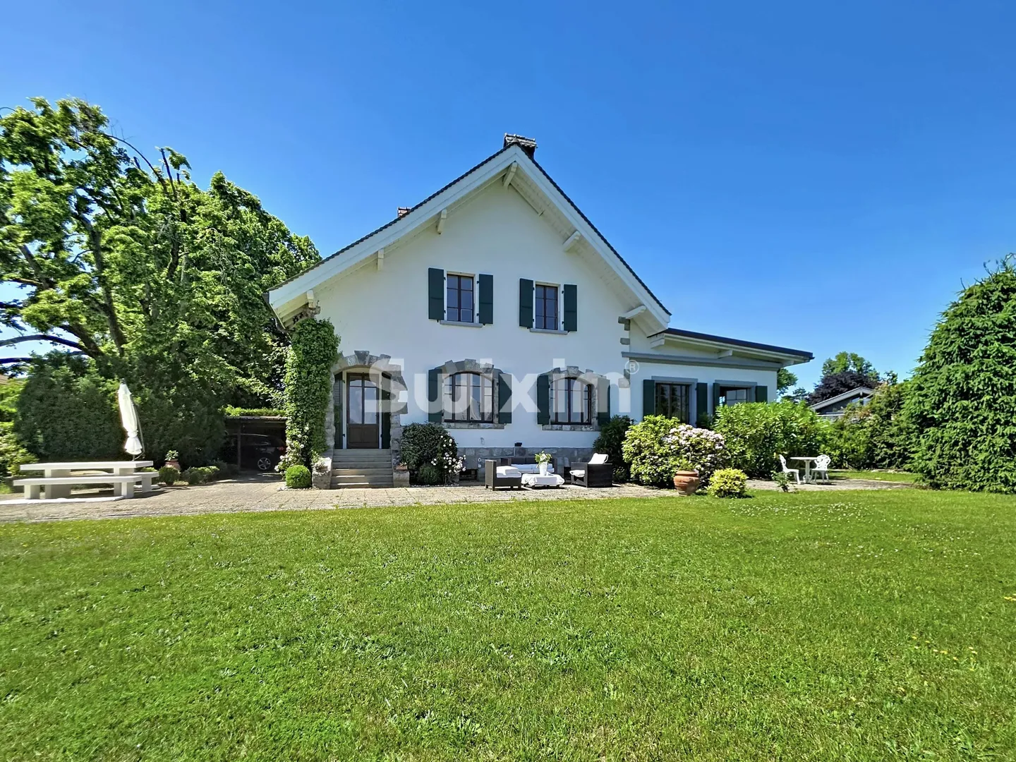 Elegant 8-room house Terre Sainte - Photo 4 of 10