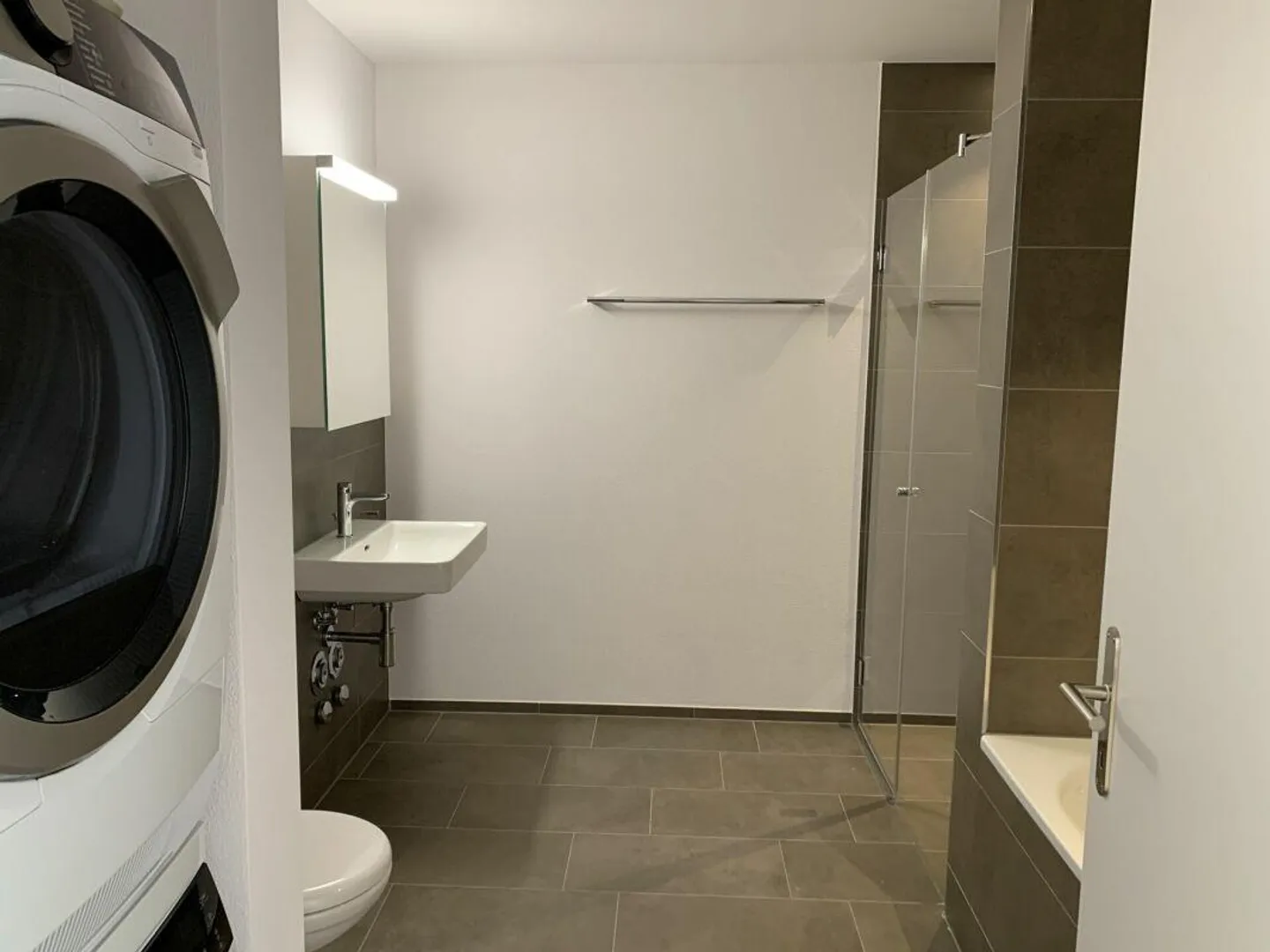 Appartement moderne de 2,5 pièces dans un emplacement central à Steckborn - Photo 3 sur 6
