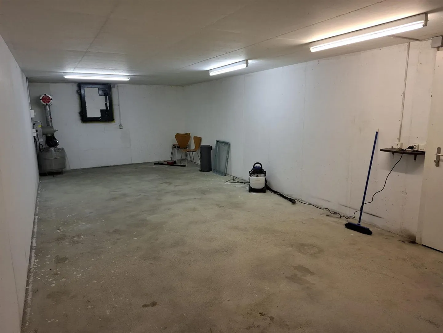 Storage Room/Craft Room/Archive/Band Room in Frauenfeld - Photo 3 of 6