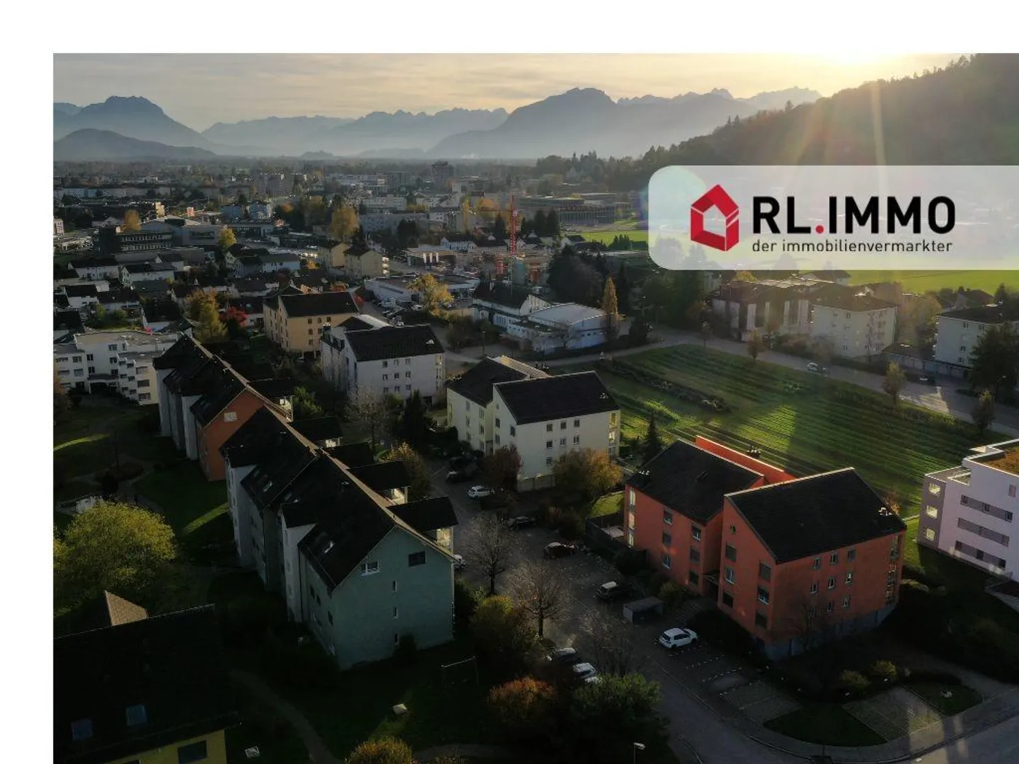 Comfortable large 3.5-room apartment in the green - Photo 1 of 12