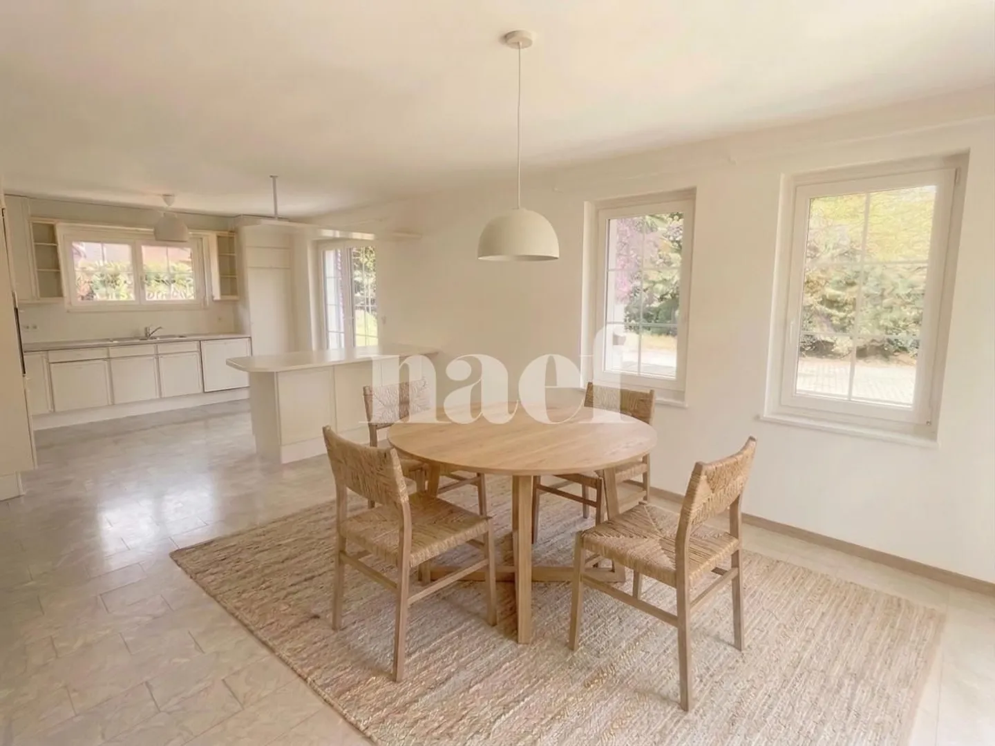 Schöne individuelle und familienfreundliche Villa teilweise renoviert, mit 6 Zimmern - Foto 3 von 13