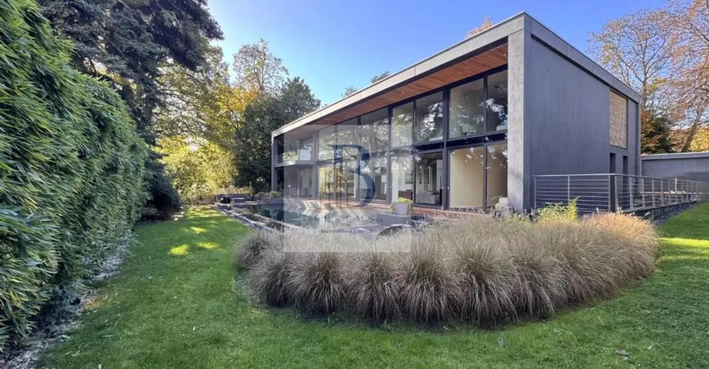 Villa d'exception avec piscine à débordement - Foto 1 di 12