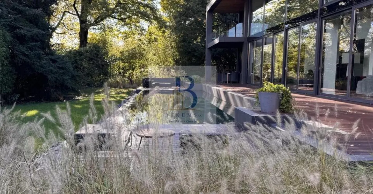 Villa d'exception avec piscine à débordement - Foto 2 di 12