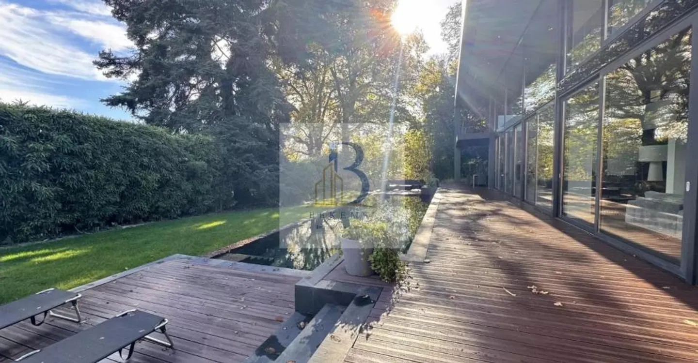 Villa d'exception avec piscine à débordement - Foto 3 di 12