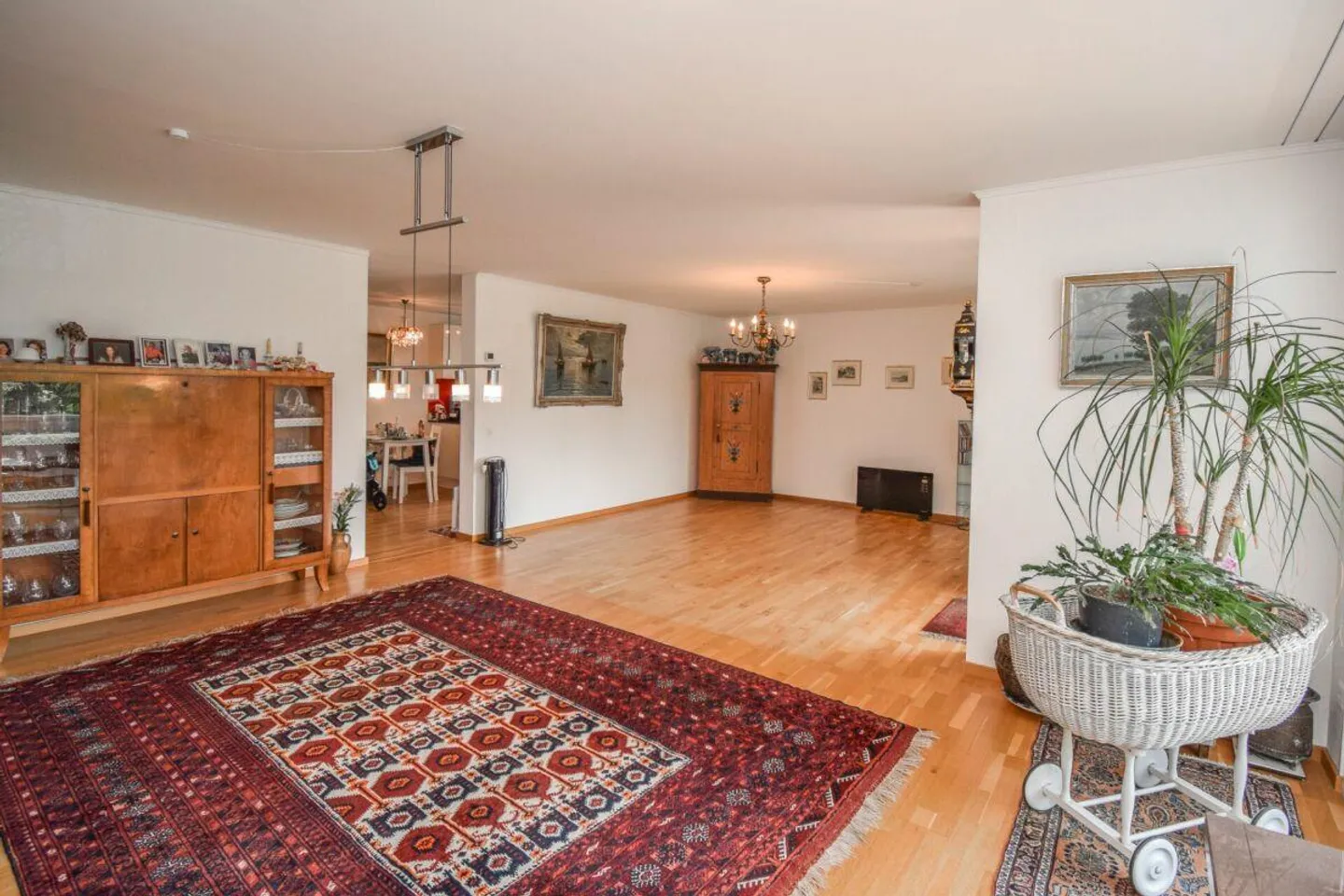 Geräumige 5.5-Zimmer-Wohnung - Foto 3 von 16