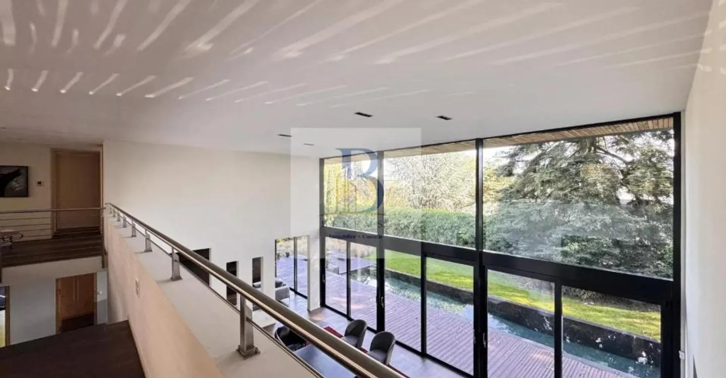 Villa d'exception avec piscine à débordement - Foto 7 di 12