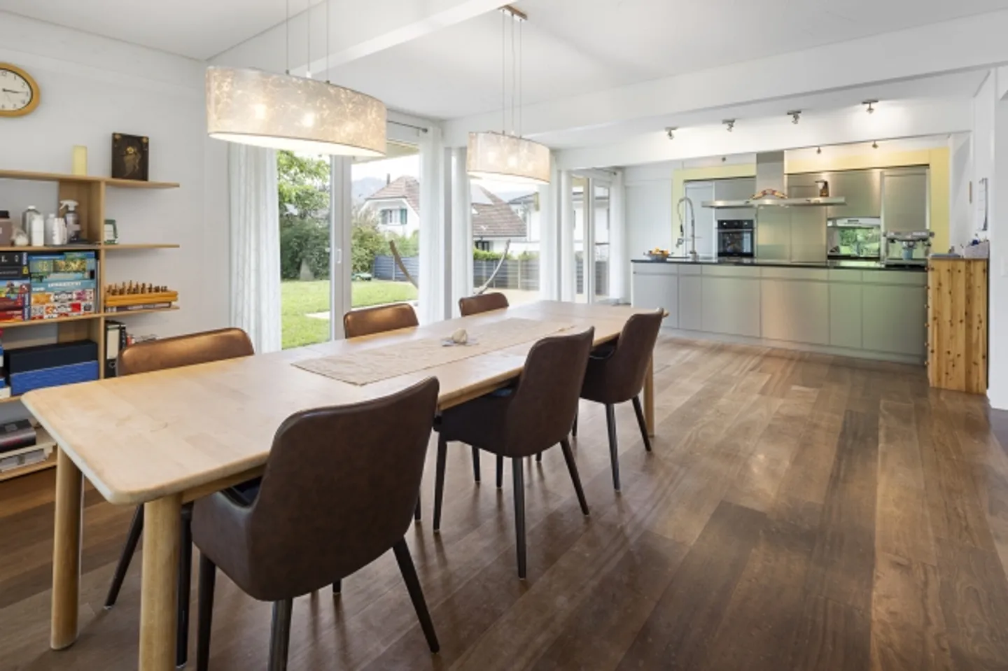 Geräumiges Traumhaus mit Pool - Foto 4 von 13