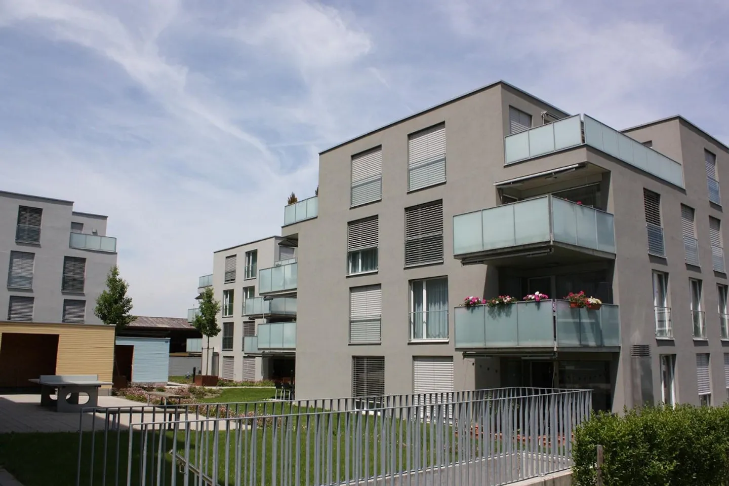 Appartement moderne de 4,5 pièces au 1er étage - Photo 1 sur 7
