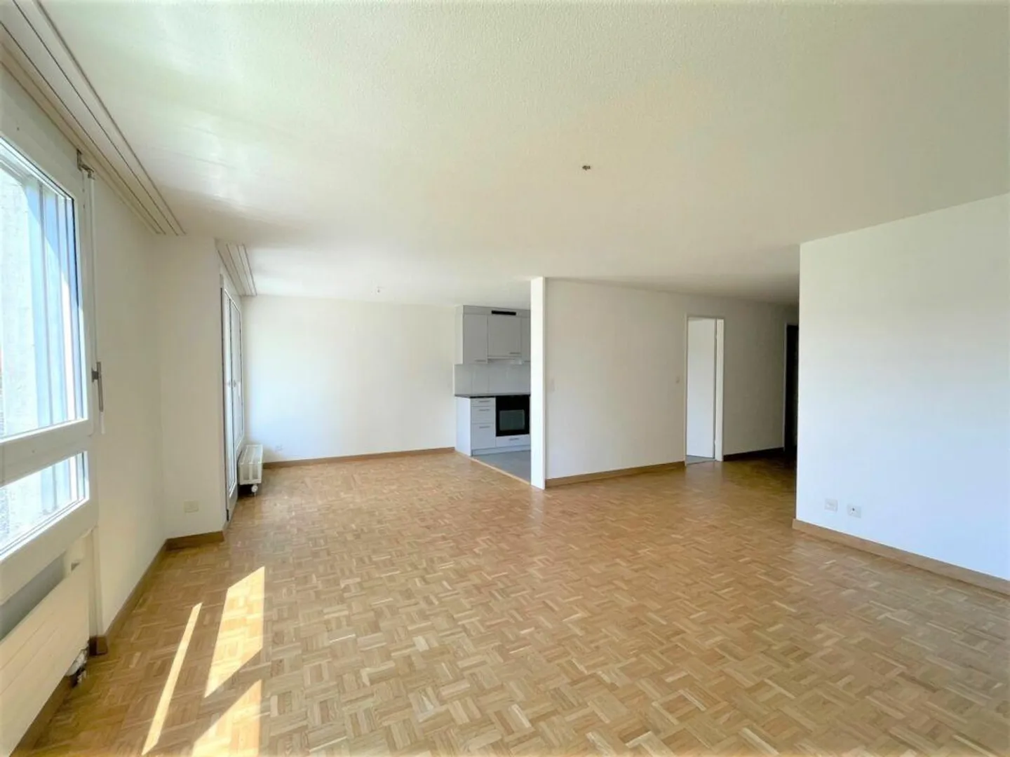 Espace pour votre nouveau chez-vous - Charmant appartement de 3.5 pièces à Wil SG - Photo 3 sur 17