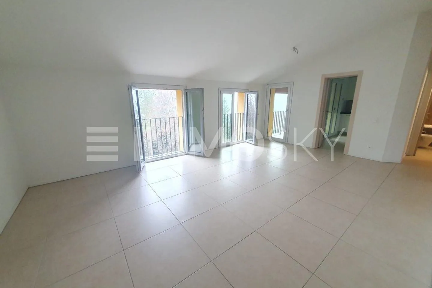 Appartement élégant avec balcon panoramique - Photo 1 sur 5