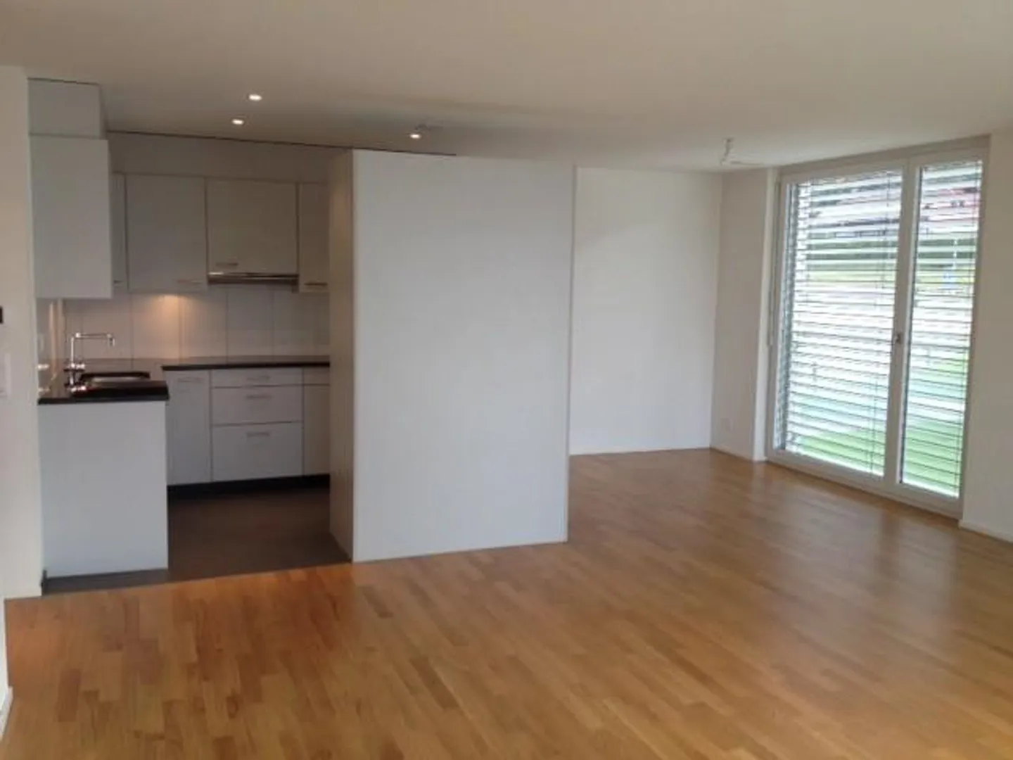 Appartement moderne de 4,5 pièces au 1er étage - Photo 3 sur 7