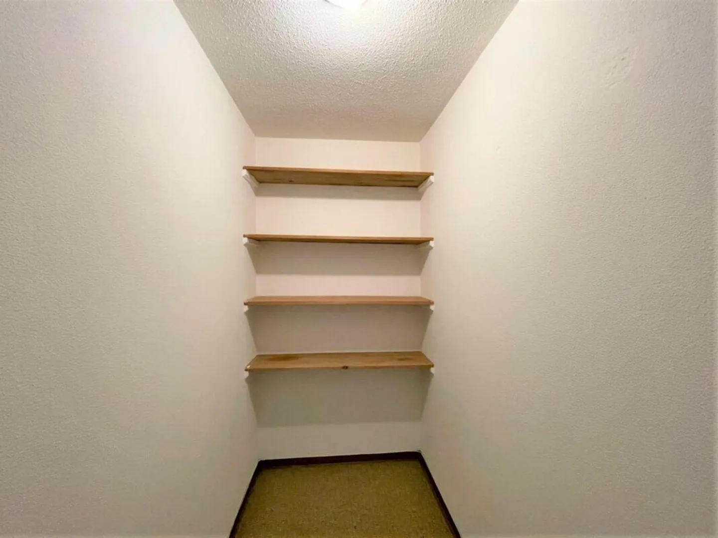 Espace pour votre nouveau chez-vous - Charmant appartement de 3.5 pièces à Wil SG - Photo 15 sur 17