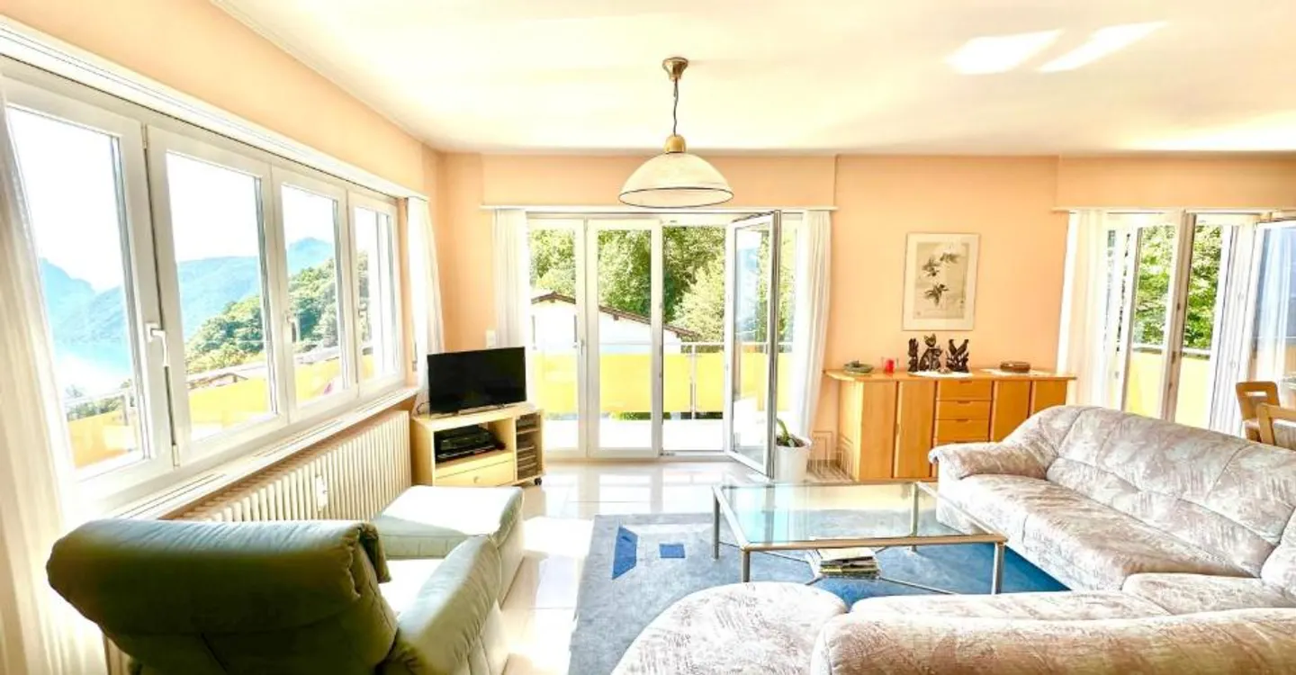 Elegante 3,5-Zimmer-Dachwohnung mit Blick auf den Luganersee - Foto 2 von 10