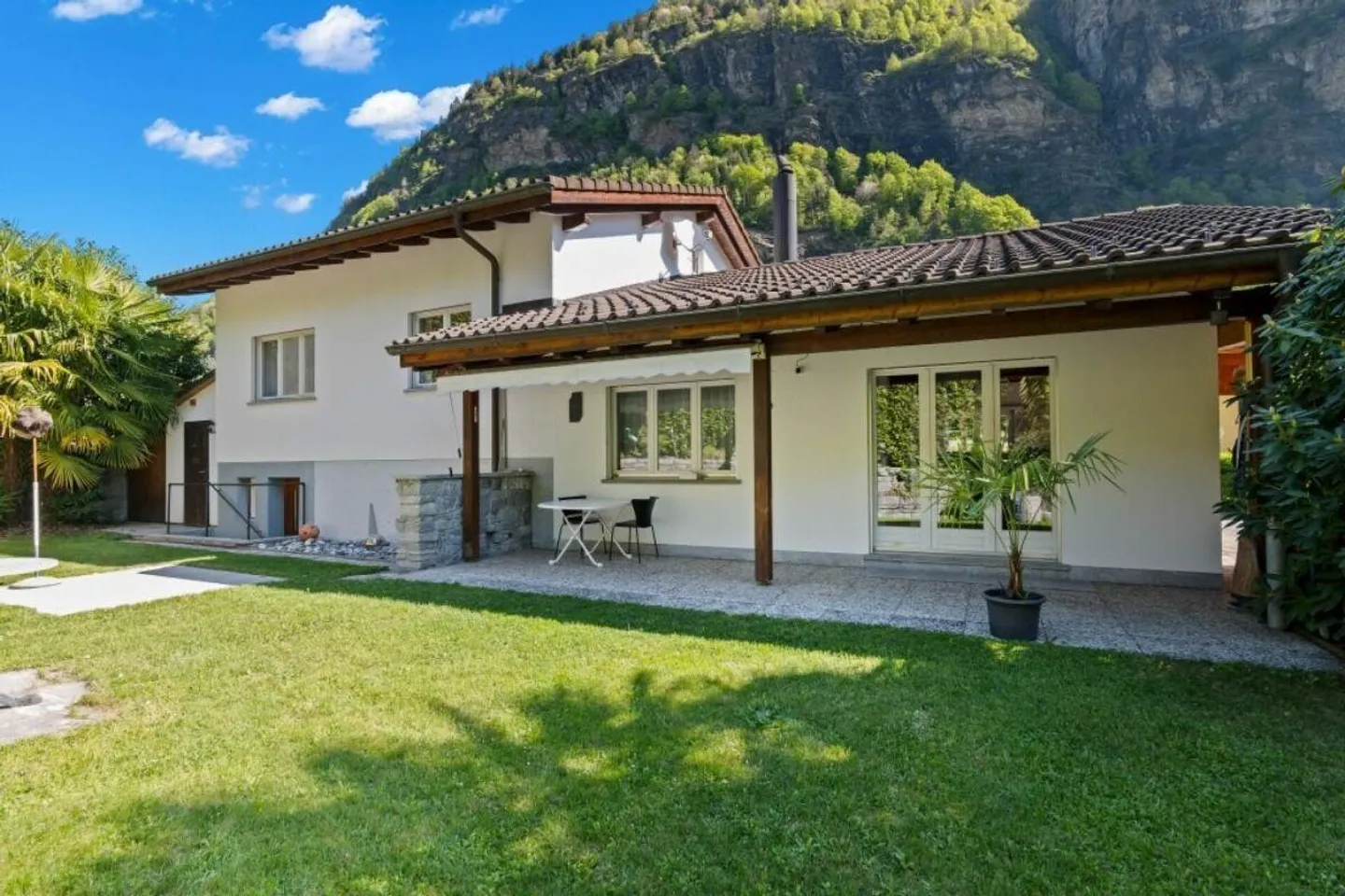 Wohnen an ruhiger Lage mit viel Privatsphäre im sonnigen Tessin - Photo 1 of 30
