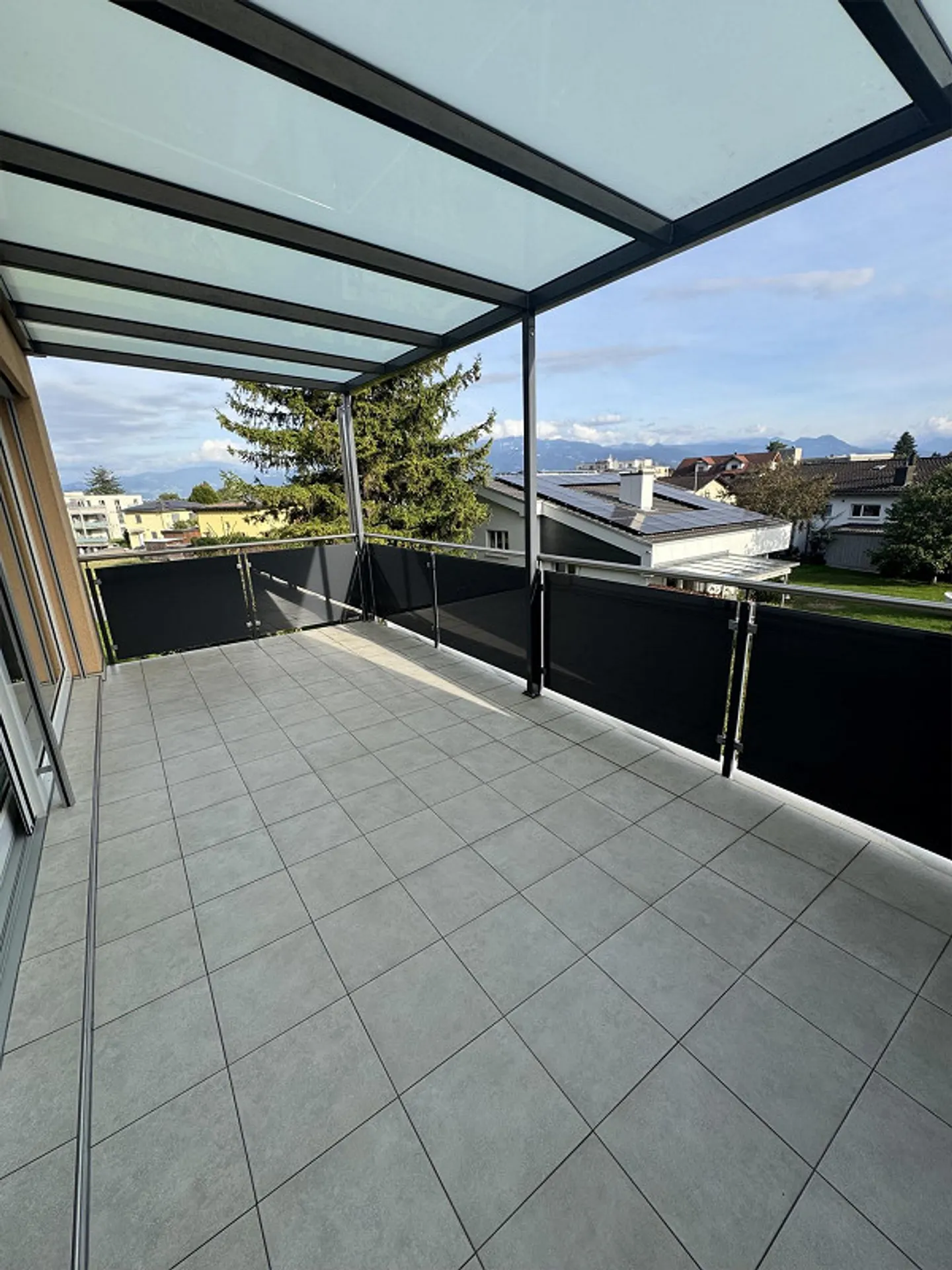 Appartement moderne de 2,5 pièces avec balcon à Lüchingen - Photo 1 sur 16